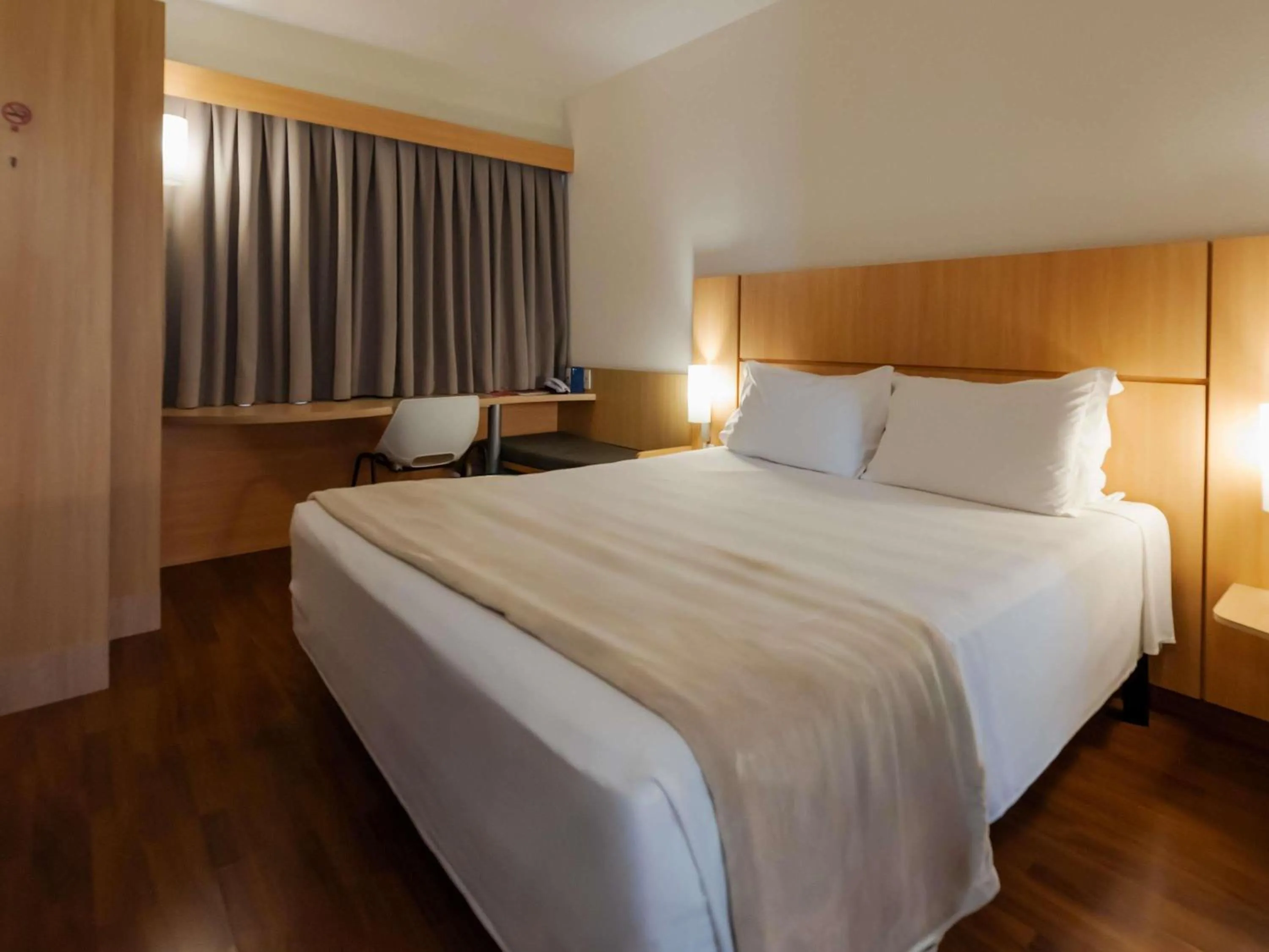 Bedroom, Bed in Ibis Florianopolis