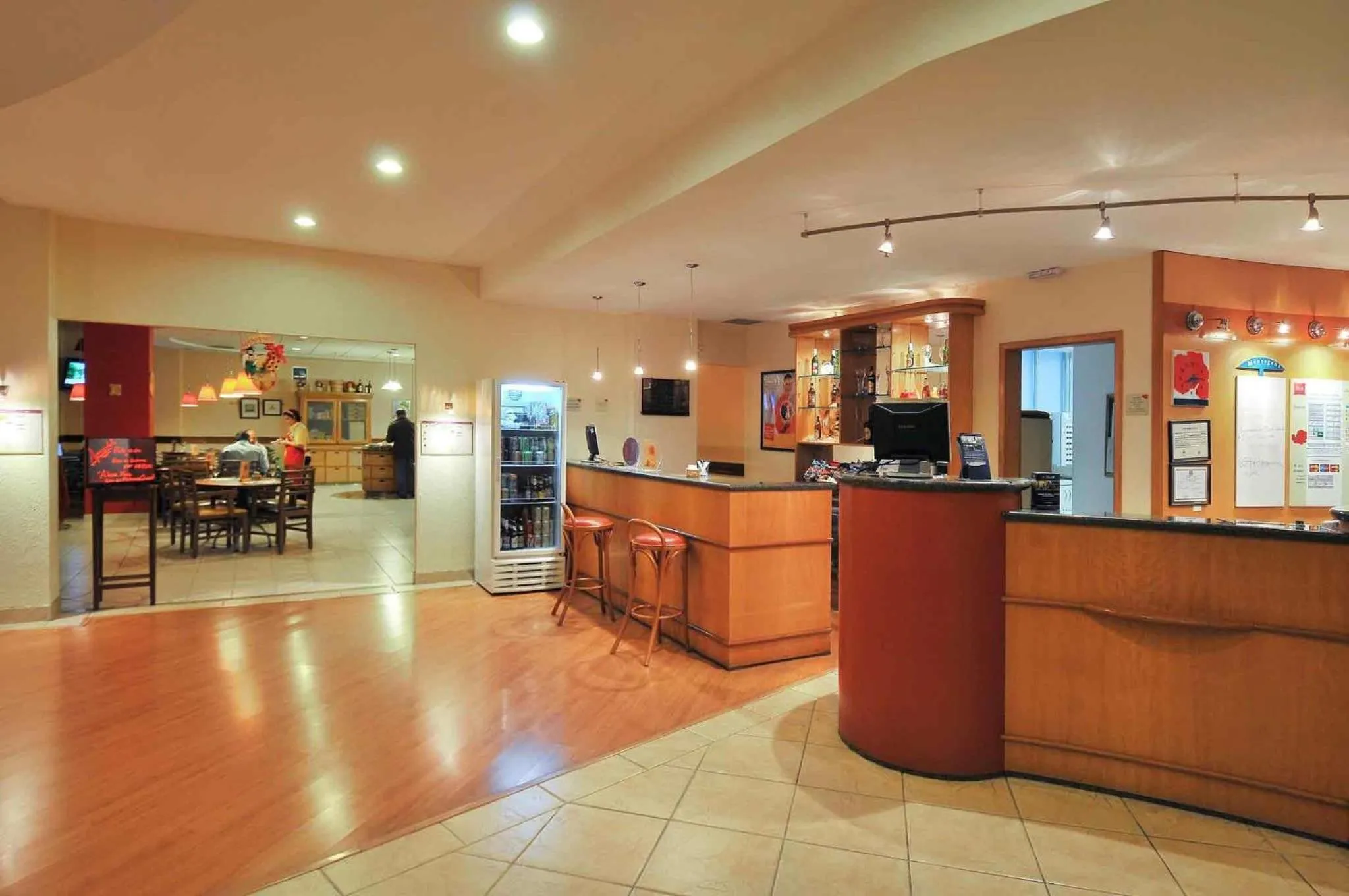 Lounge or bar in ibis Caxias do Sul