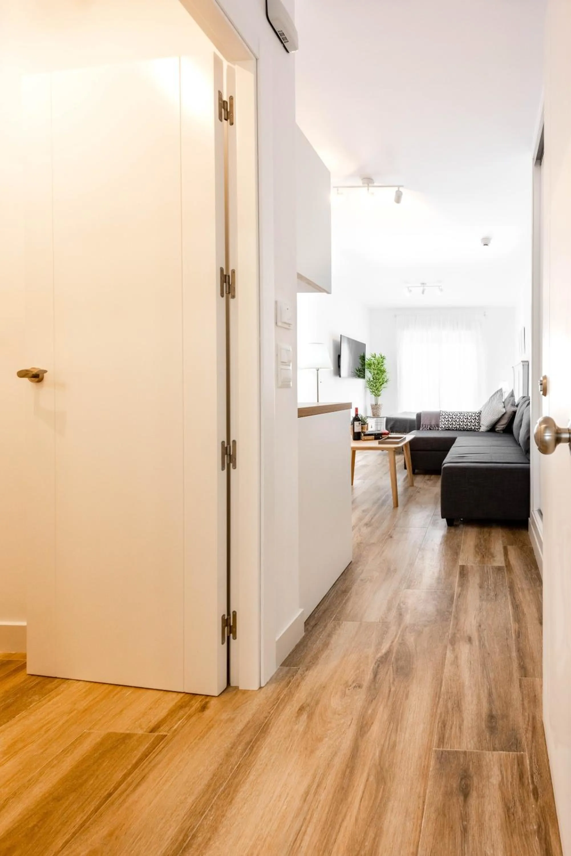 Facade/entrance, Bed in Apartamentos Toboso Plaza