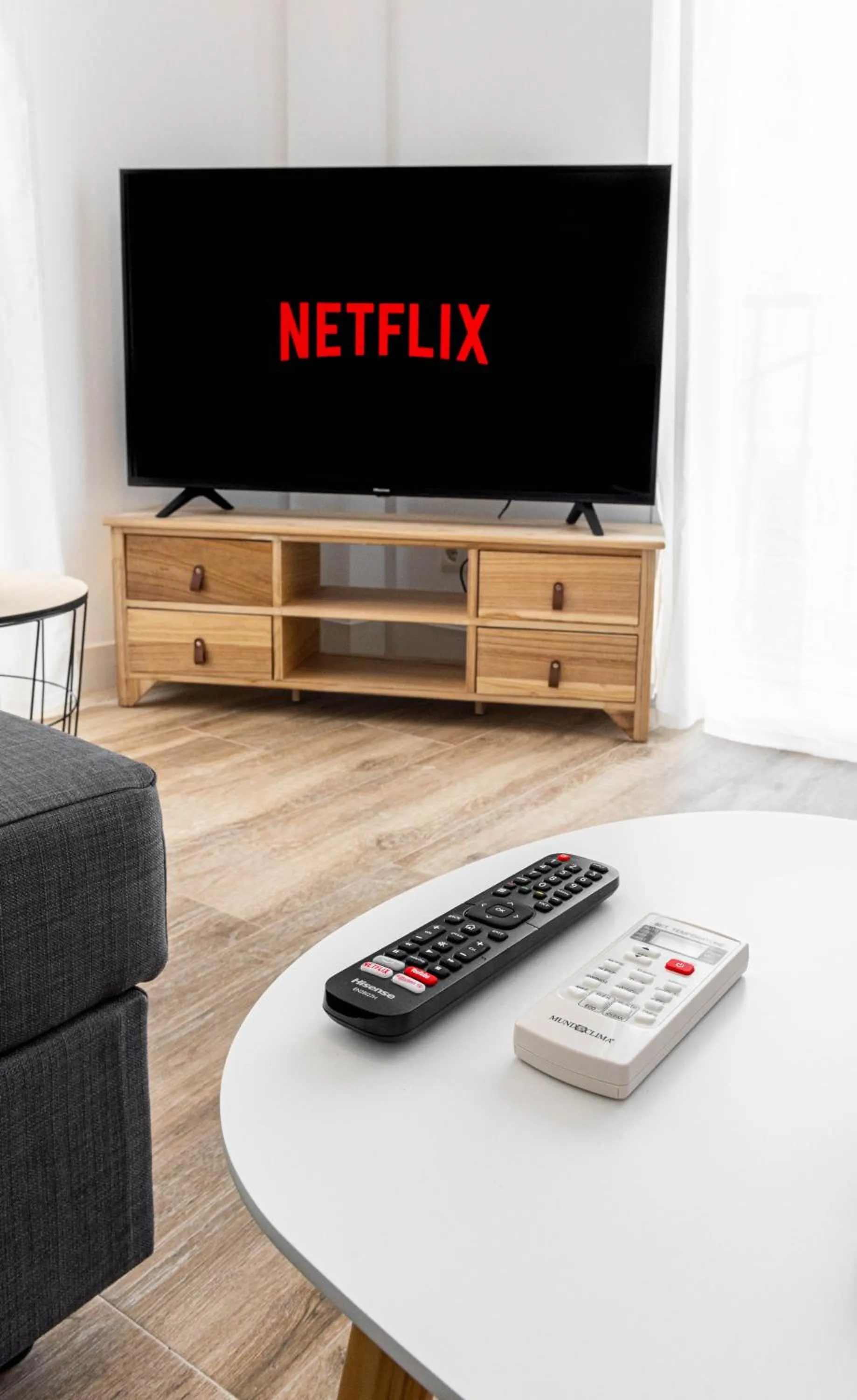 TV and multimedia in Apartamentos Toboso Plaza