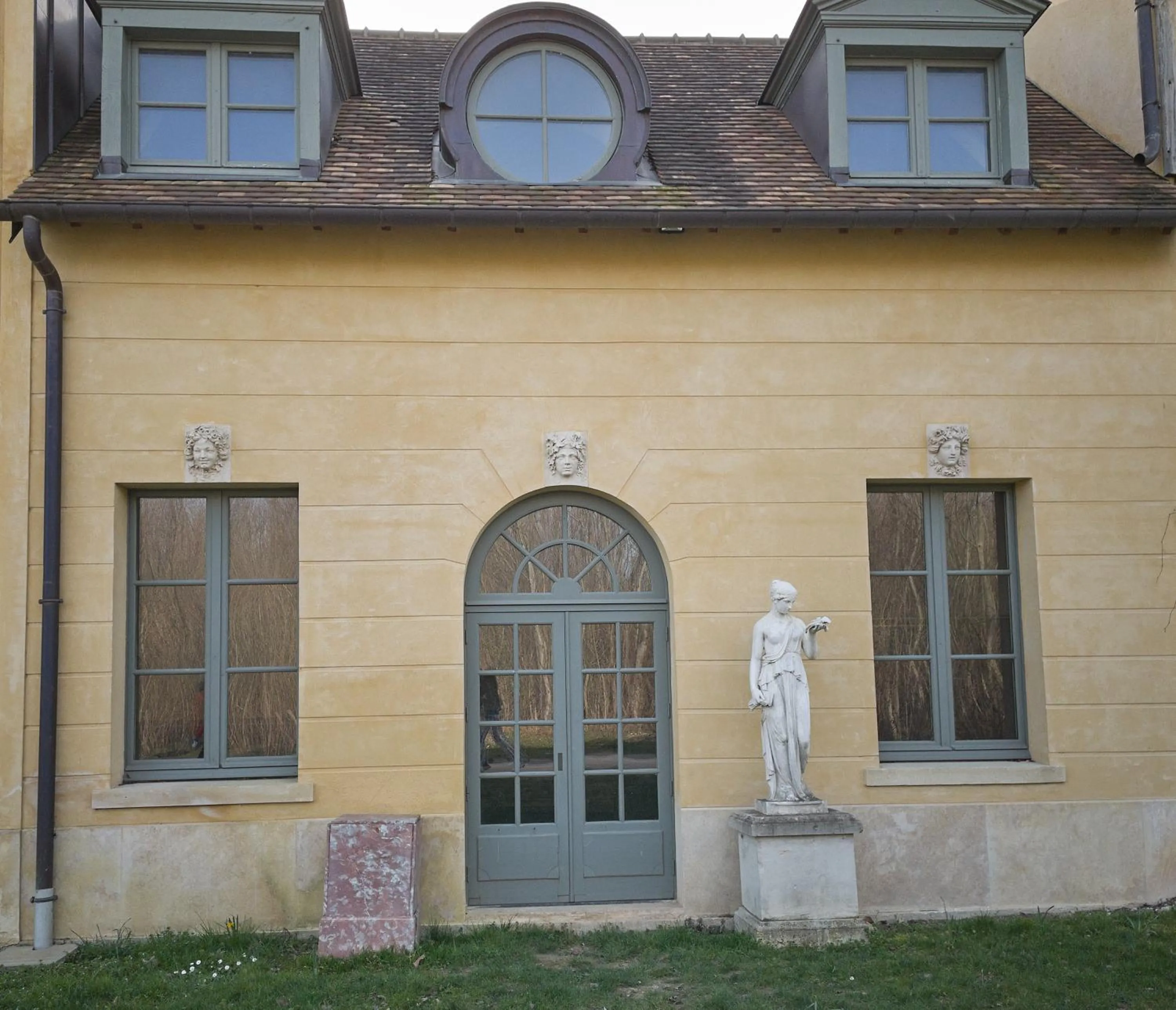 Property building in LE FRUIT DEFENDU