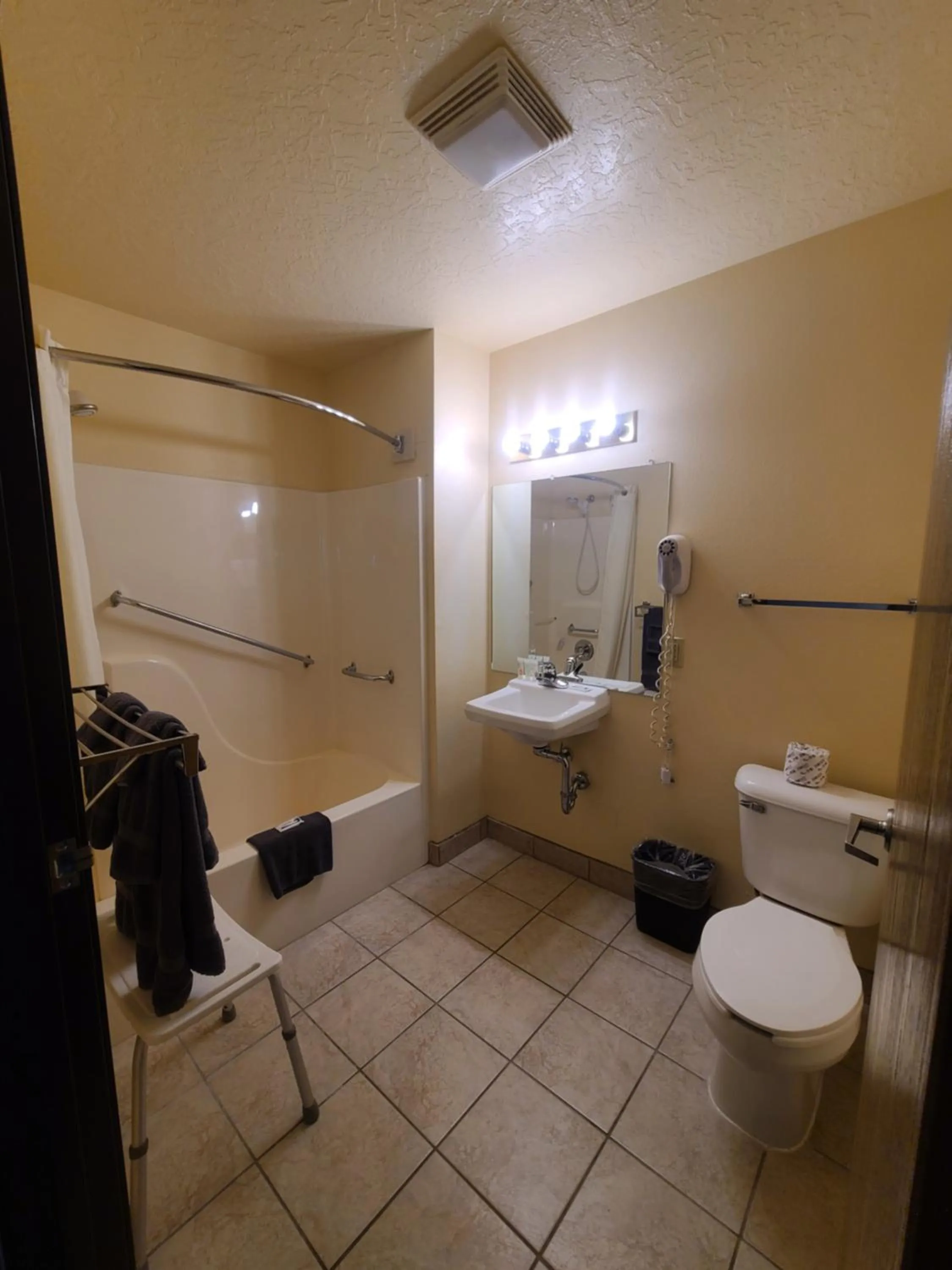 Bathroom in Horizon Hotel