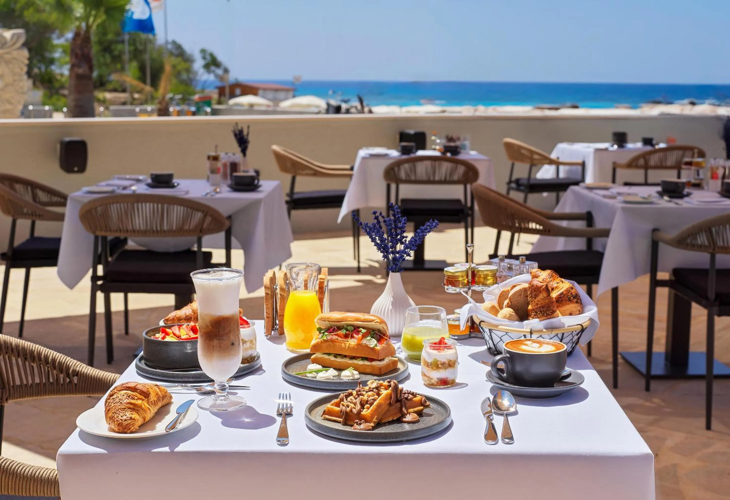 Restaurant/places to eat in Olympic Lagoon Resort Ayia Napa