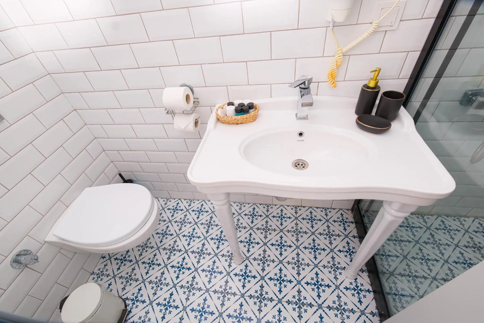 Toilet in Kybele Alaçatı