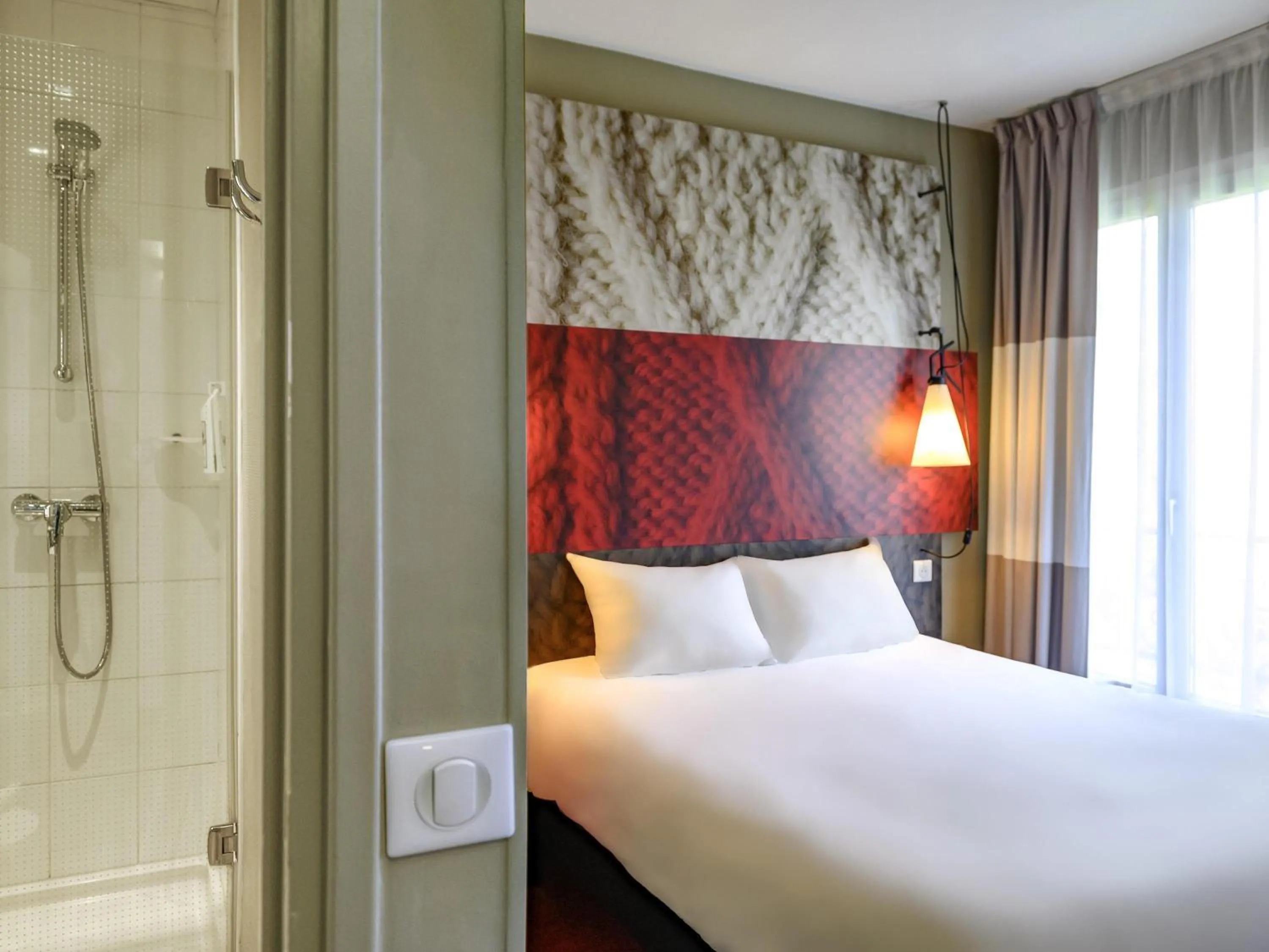 Bedroom, Bed in ibis Paris Tour Montparnasse 15eme