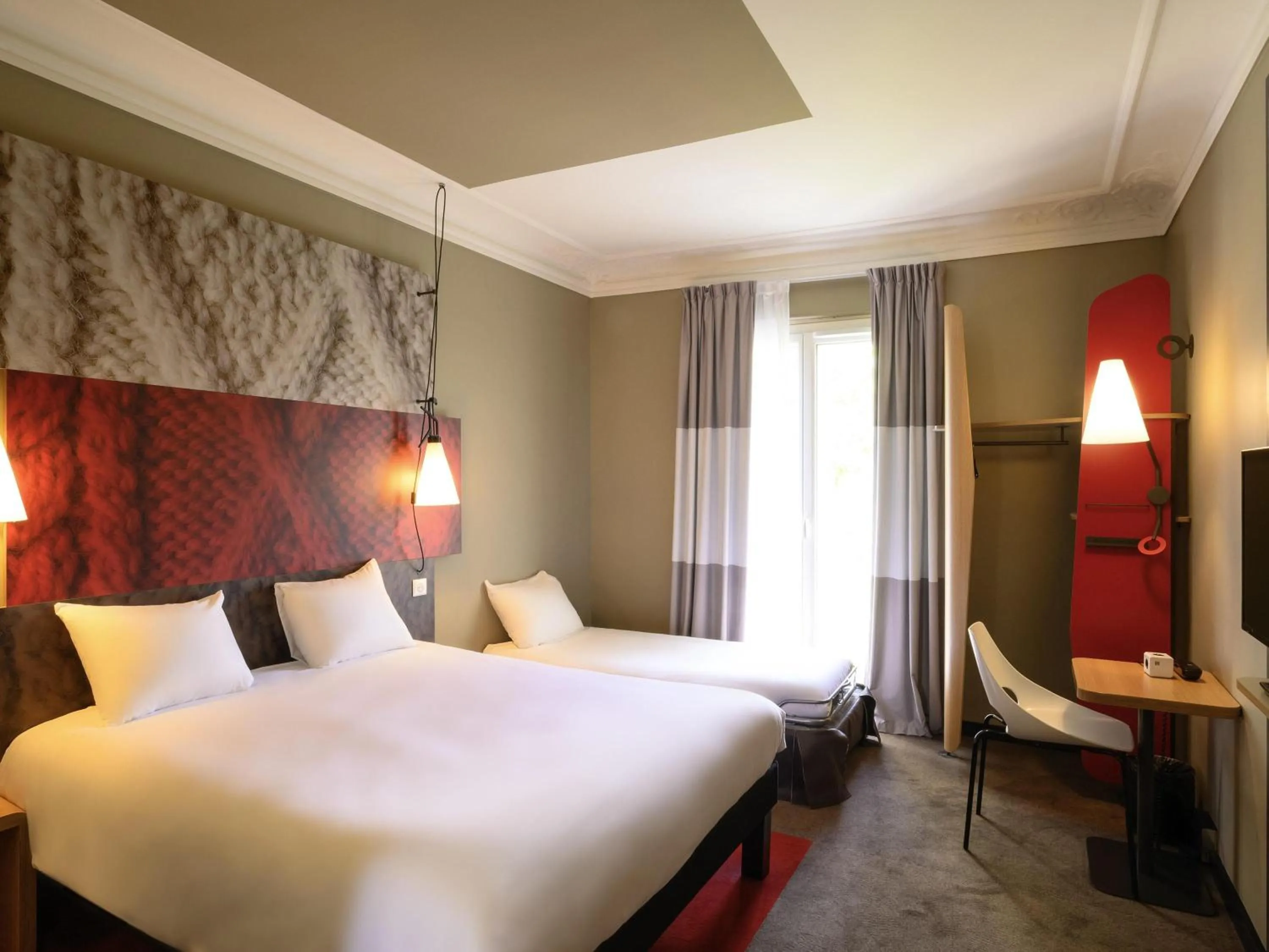 Bedroom, Bed in ibis Paris Tour Montparnasse 15eme