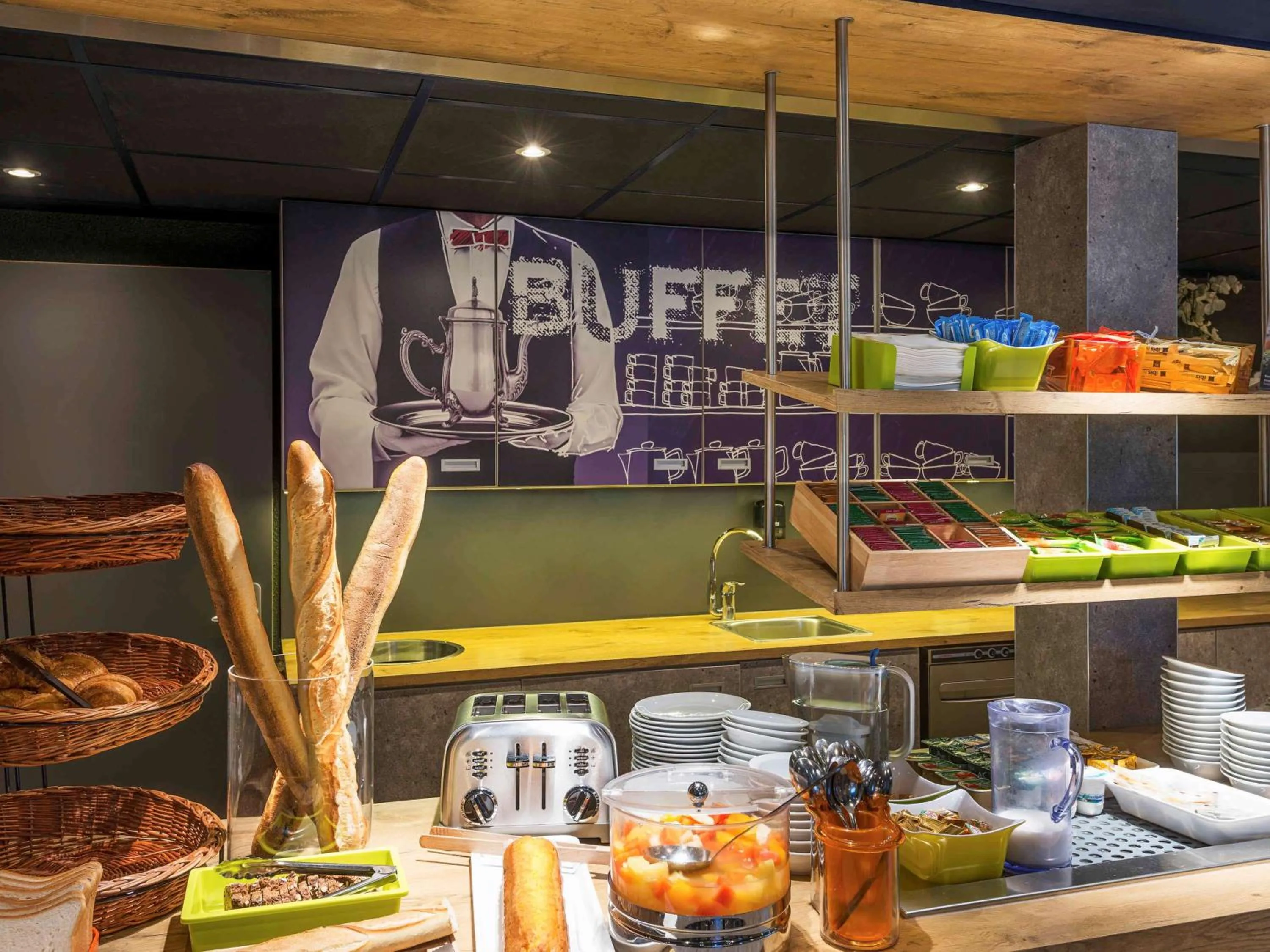 Restaurant/places to eat in ibis budget Cabourg Dives sur Mer