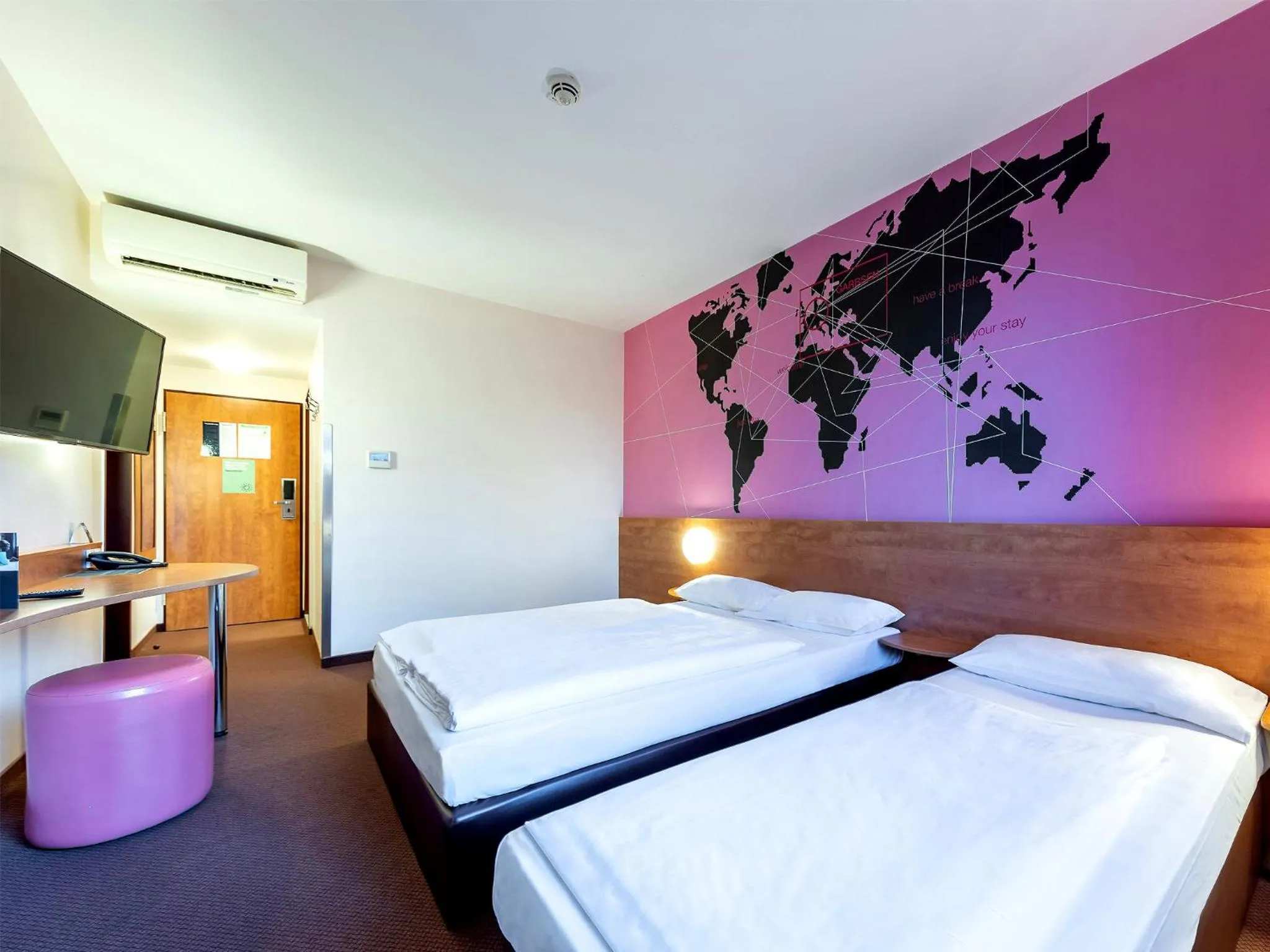 Photo of the whole room, Bed in Hotel Hannover-Garbsen