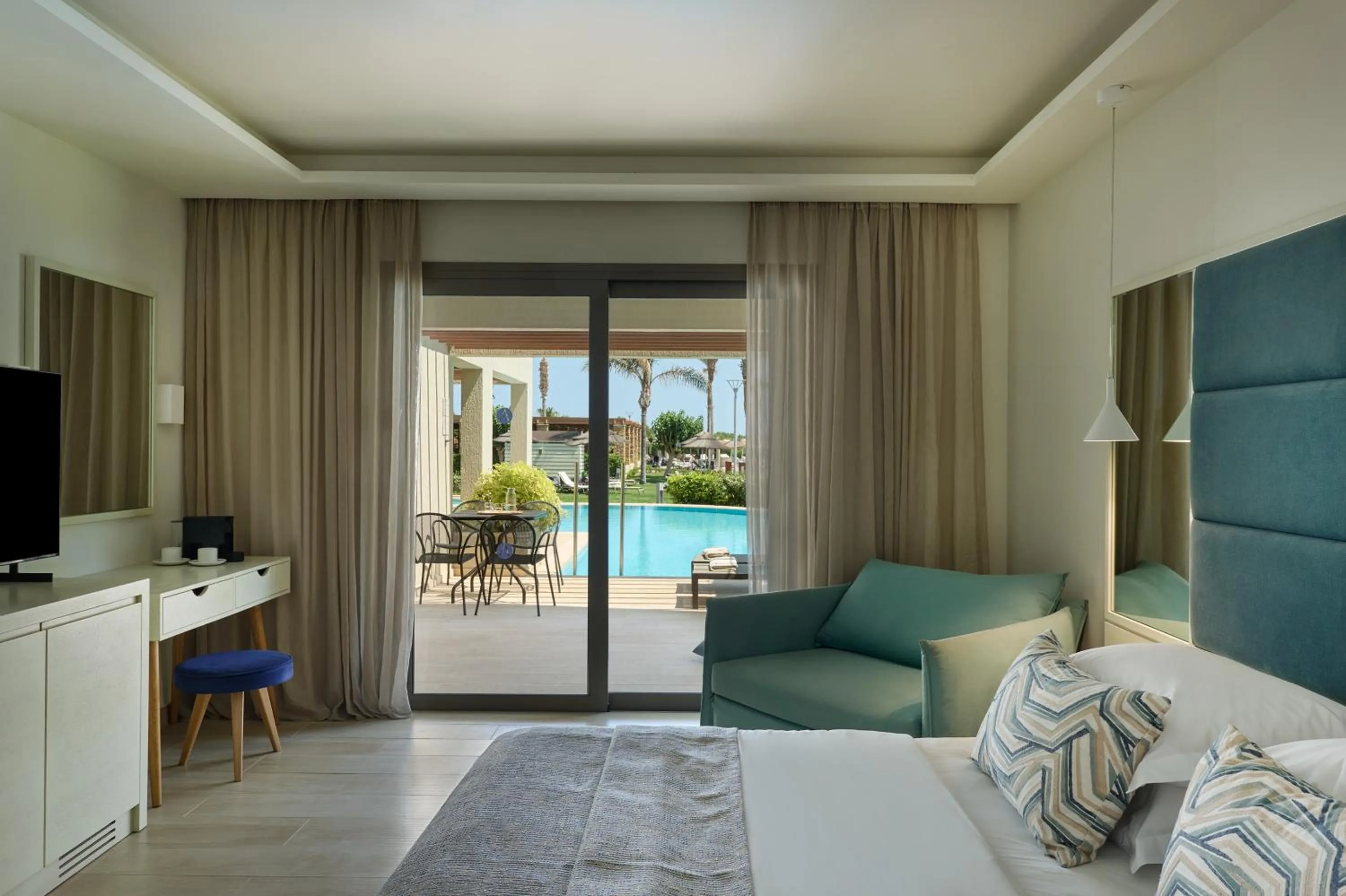 Bedroom, Bed in Atlantica Aegean Blue