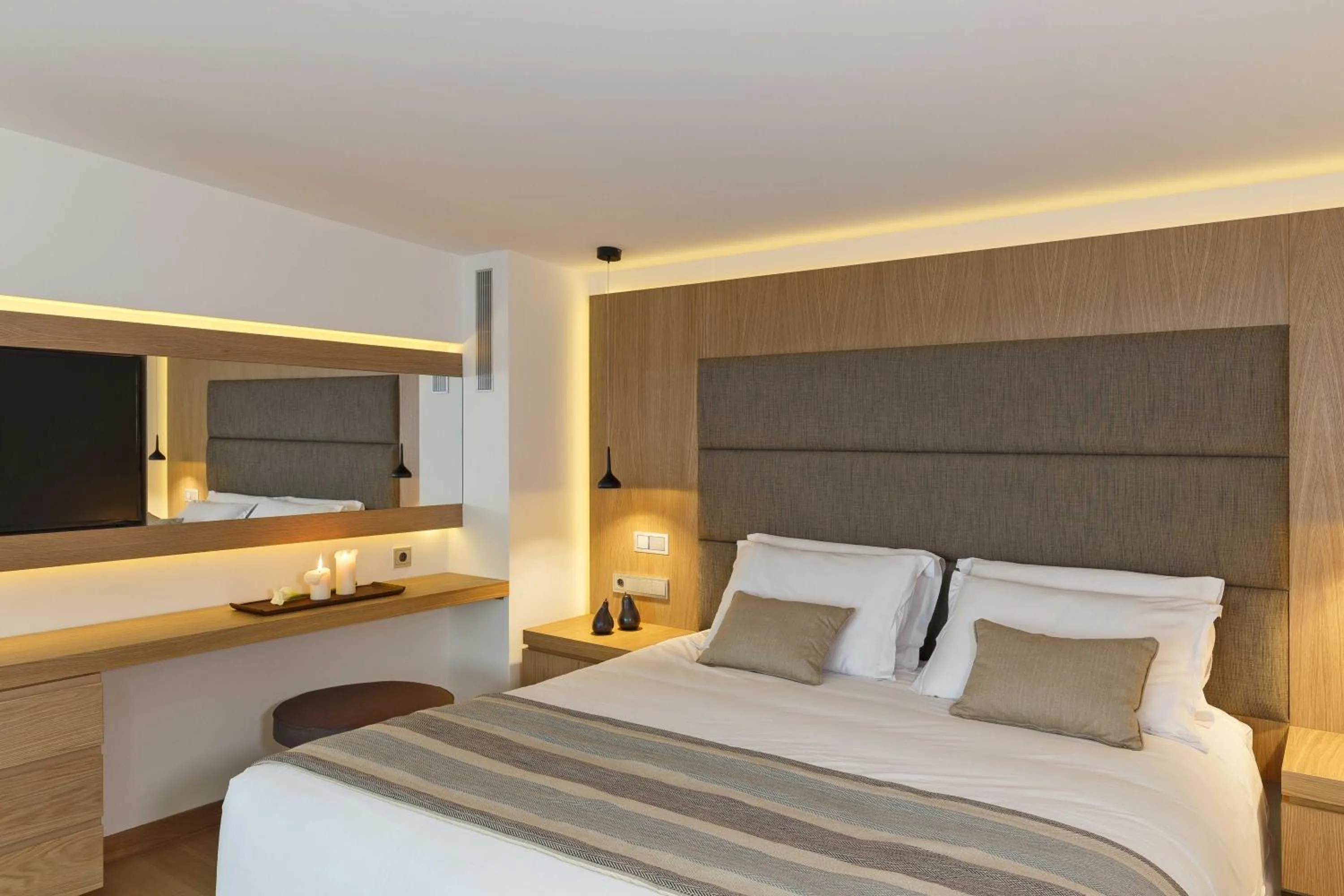 Bedroom, Bed in Atlantica Imperial Resort - Adults Only