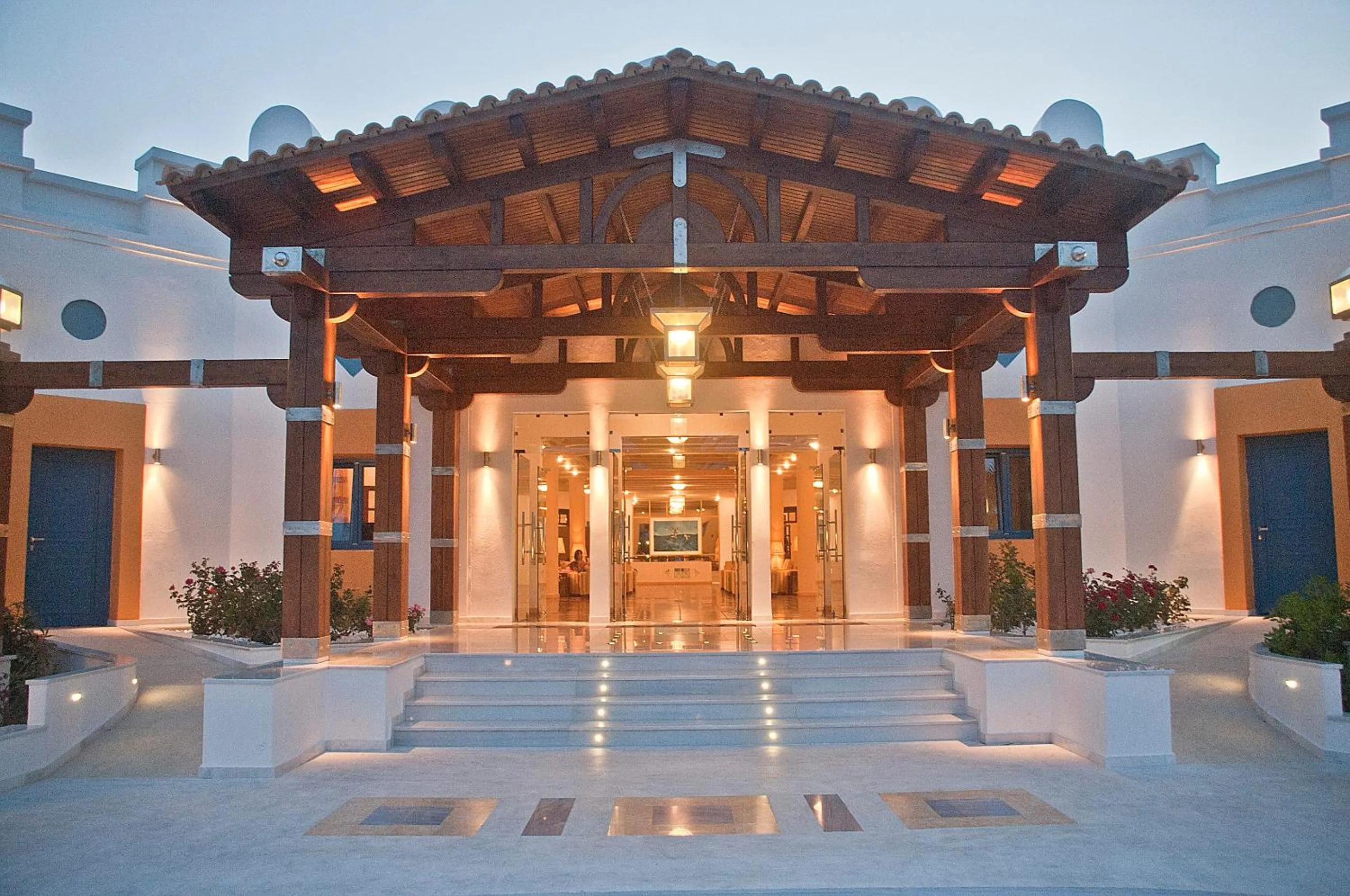 Facade/entrance in Lagas Aegean Village