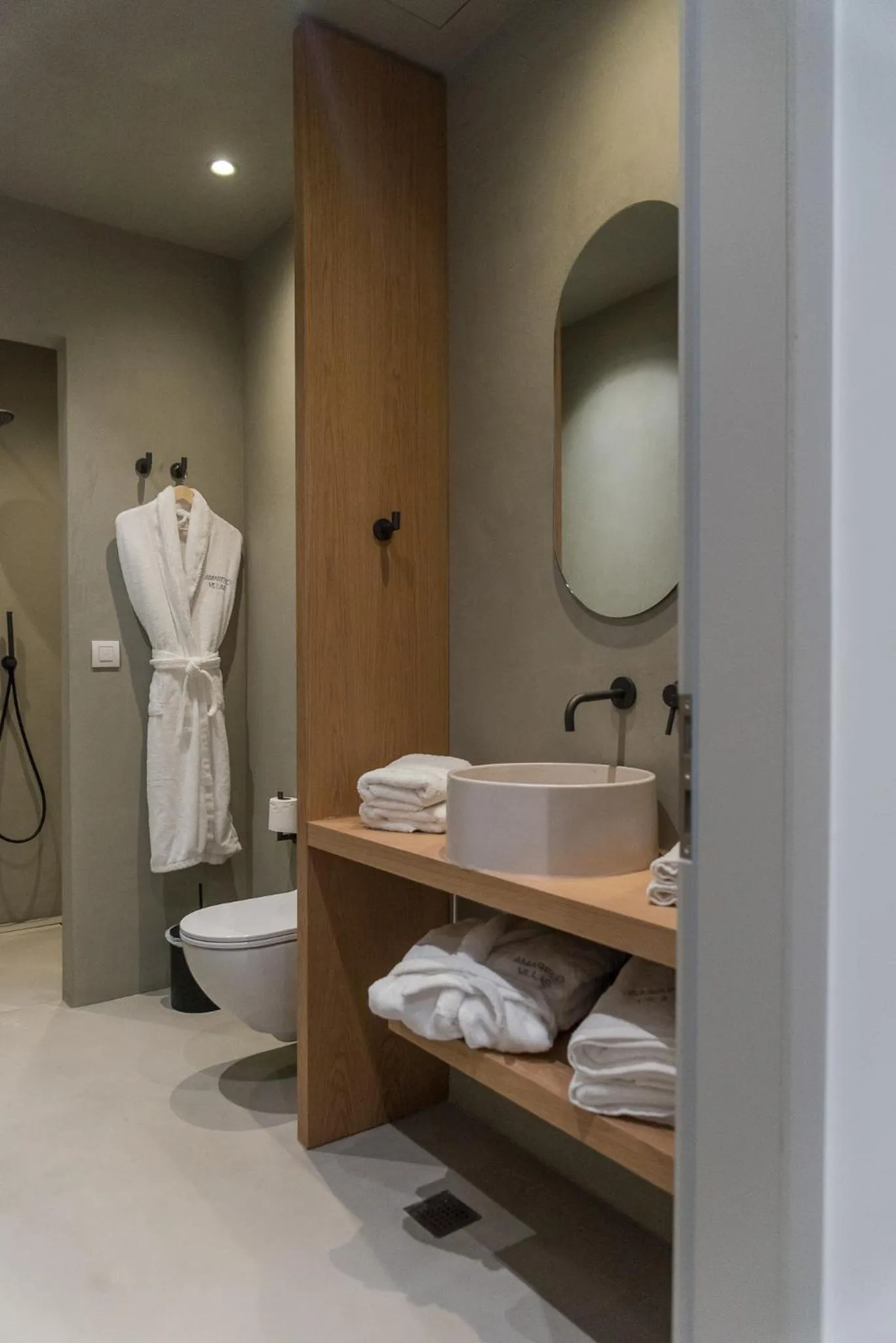 Bathroom in Amarelo Suites