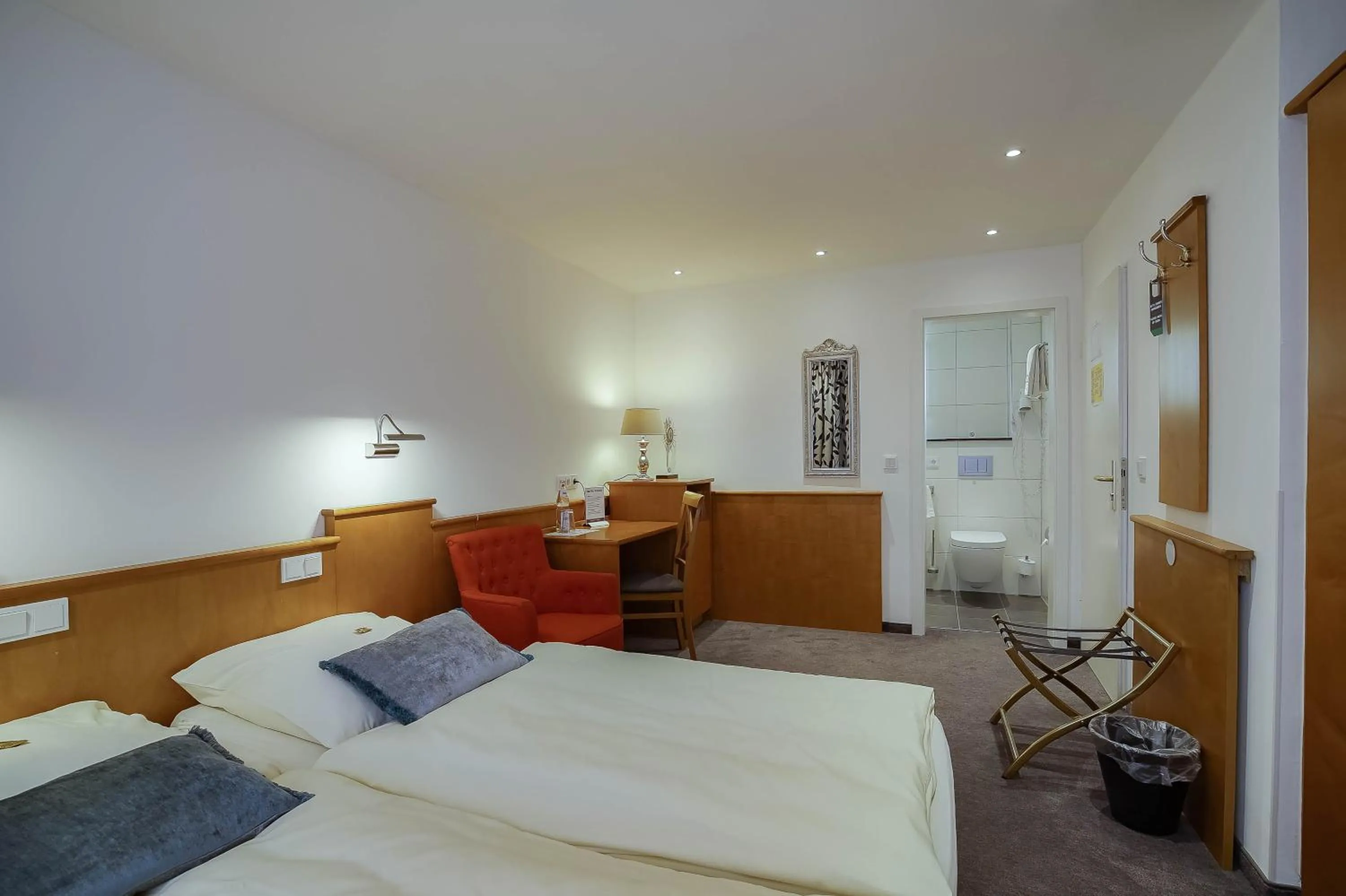 Photo of the whole room, Bed in Hotel Maxim