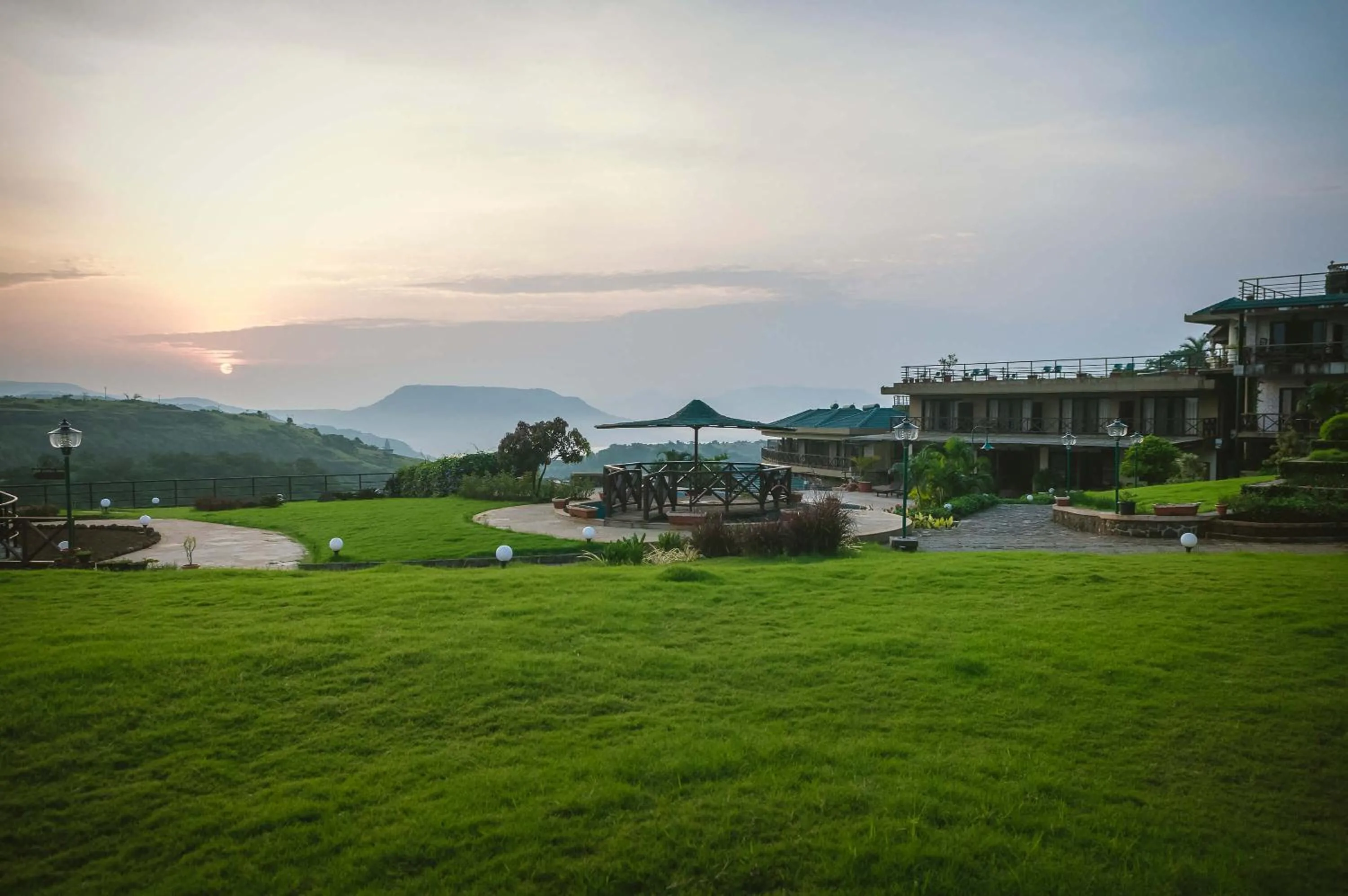Garden in Upper Deck Resort - Stay and Relax at the Highest Peak Lonavala