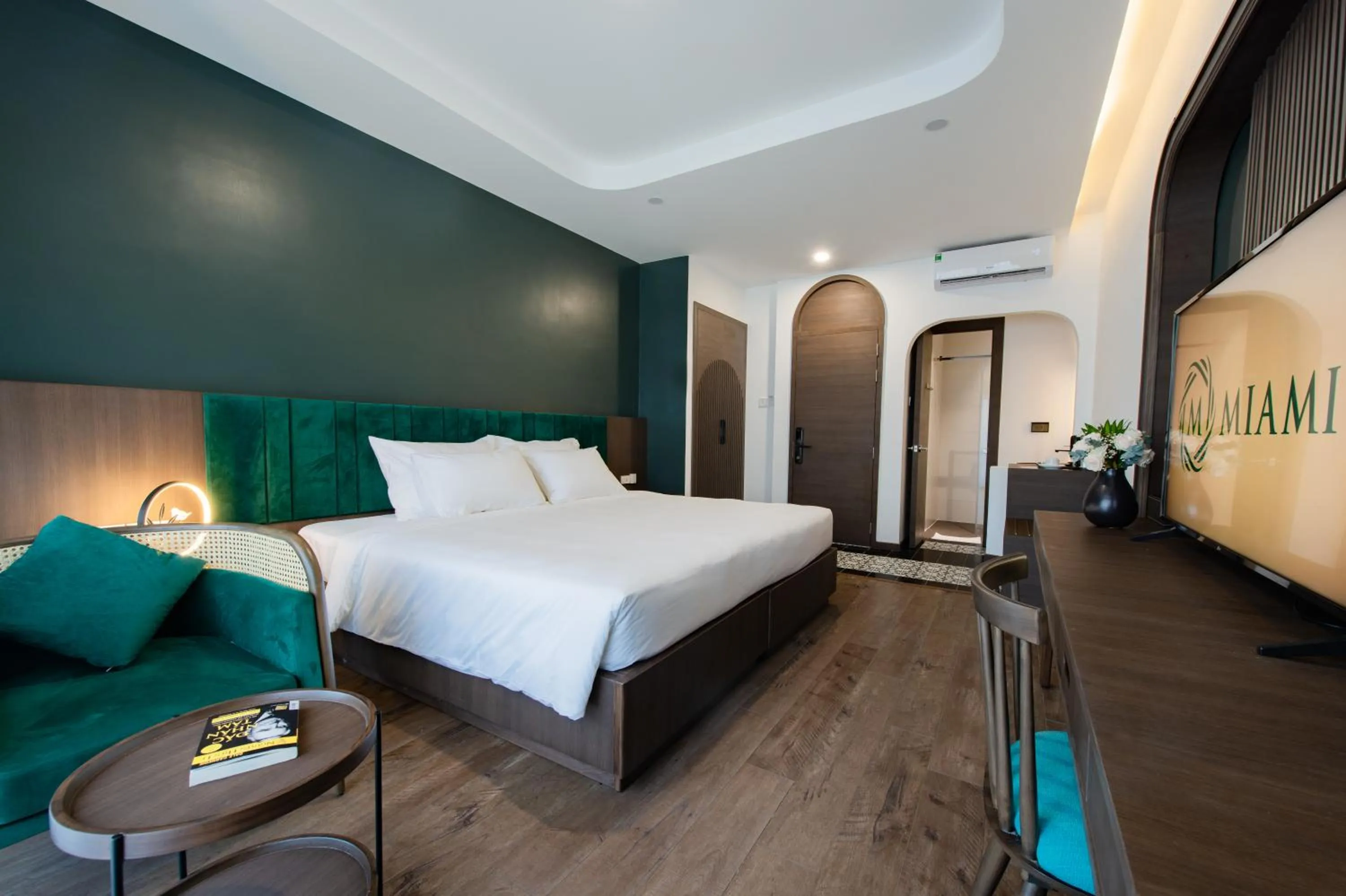 Photo of the whole room, Bed in Khách sạn gần biển Miami Tuy Hoà Phú Yên