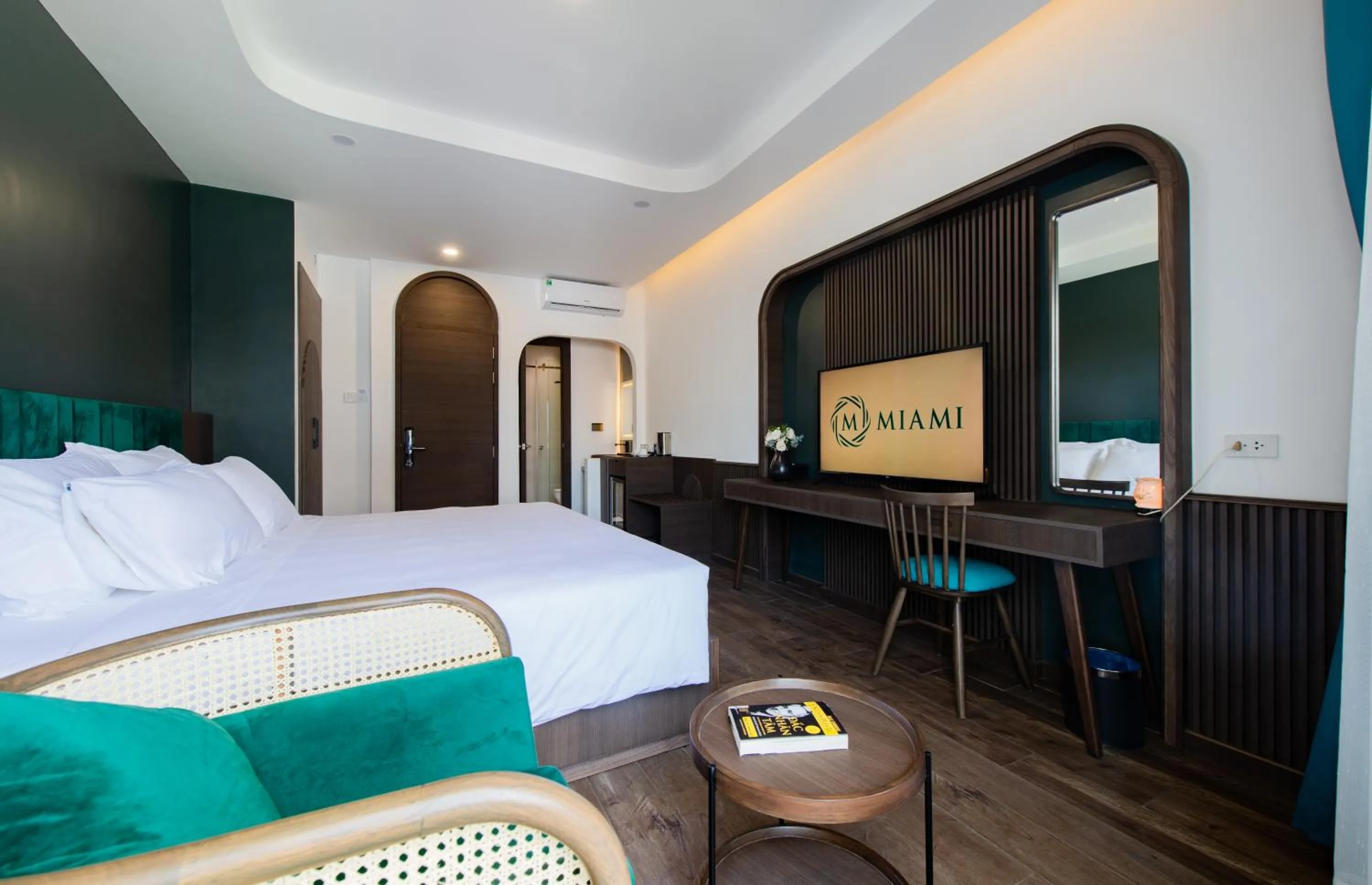 Communal lounge/ TV room, Bed in Khách sạn gần biển Miami Tuy Hoà Phú Yên