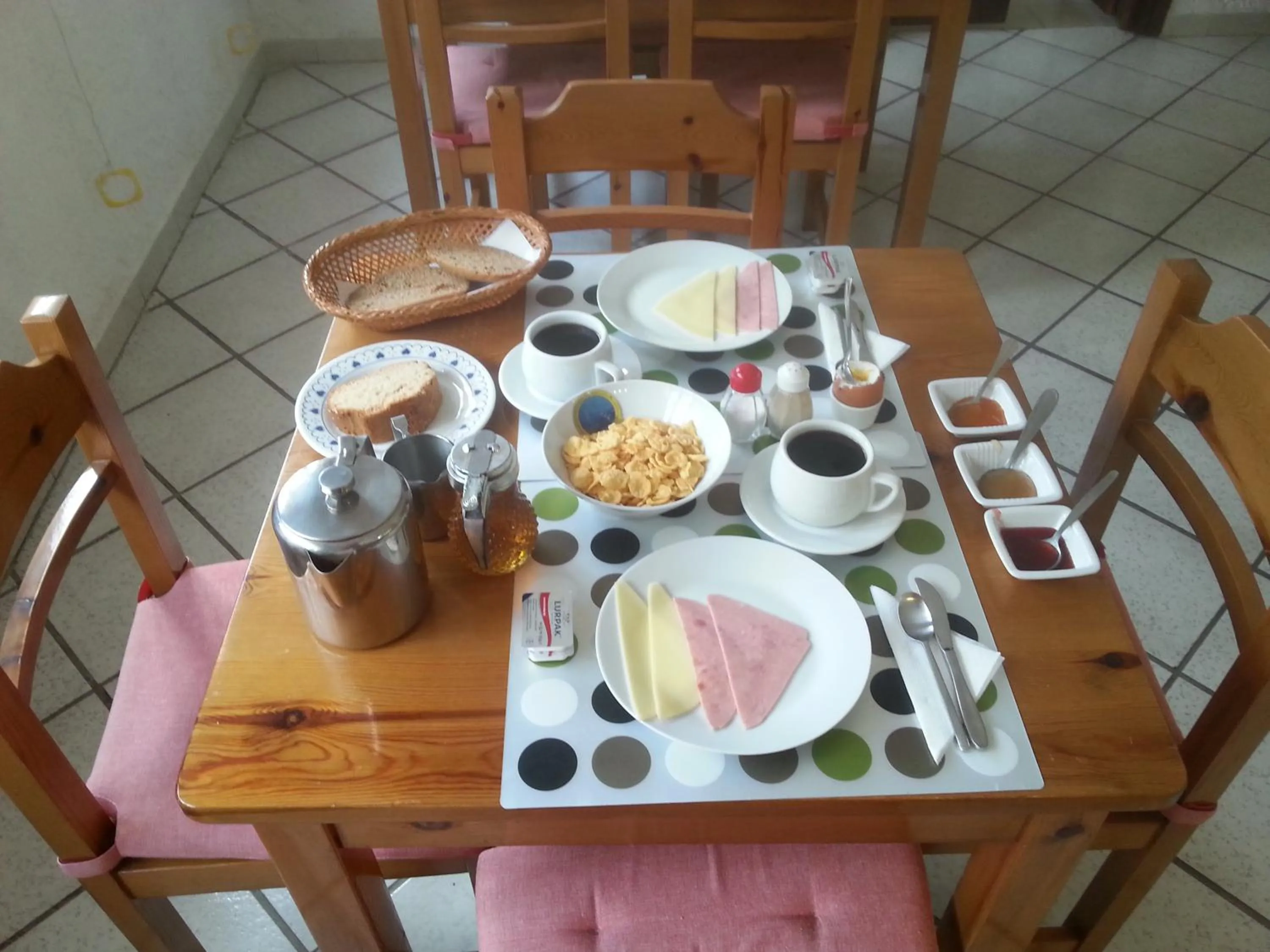 Buffet breakfast in Oinoi Hotel