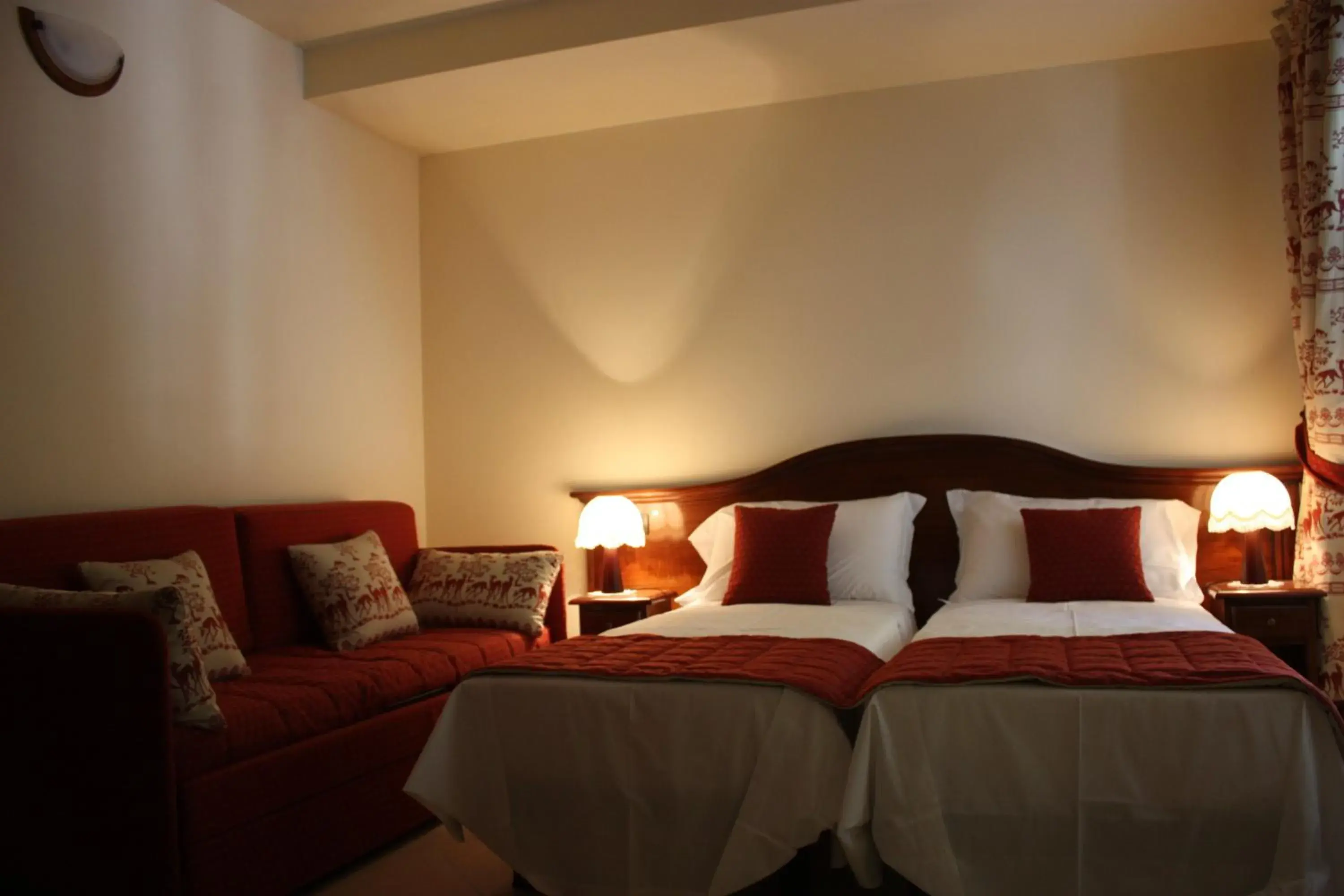 Triple Room in Olympic Mountains Triple Room in Olympic Mountains