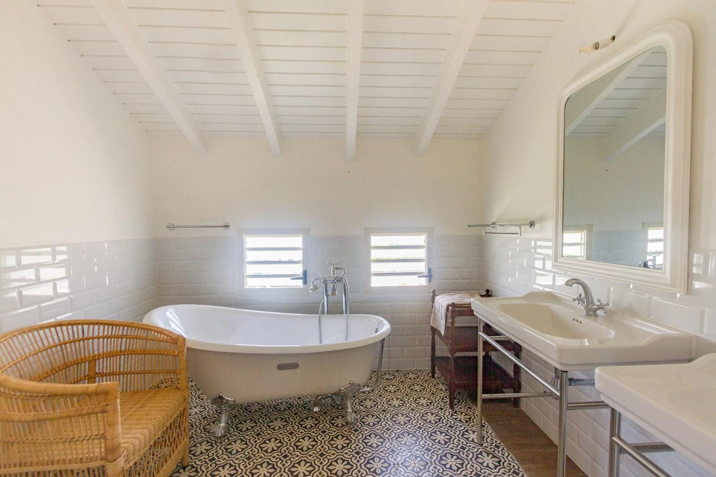Bathroom, Bed in Villa Saint Jean - Habitation Saint Charles