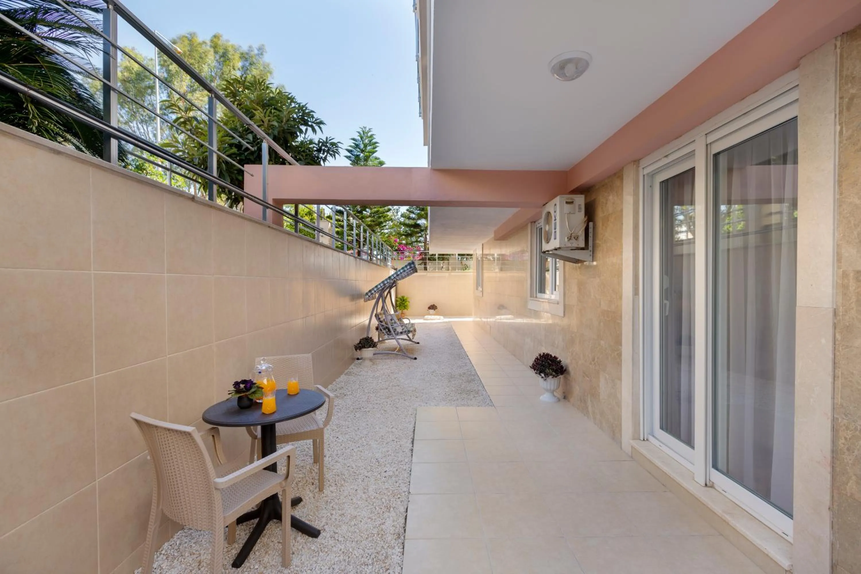 Patio in Onix Apart Hotel