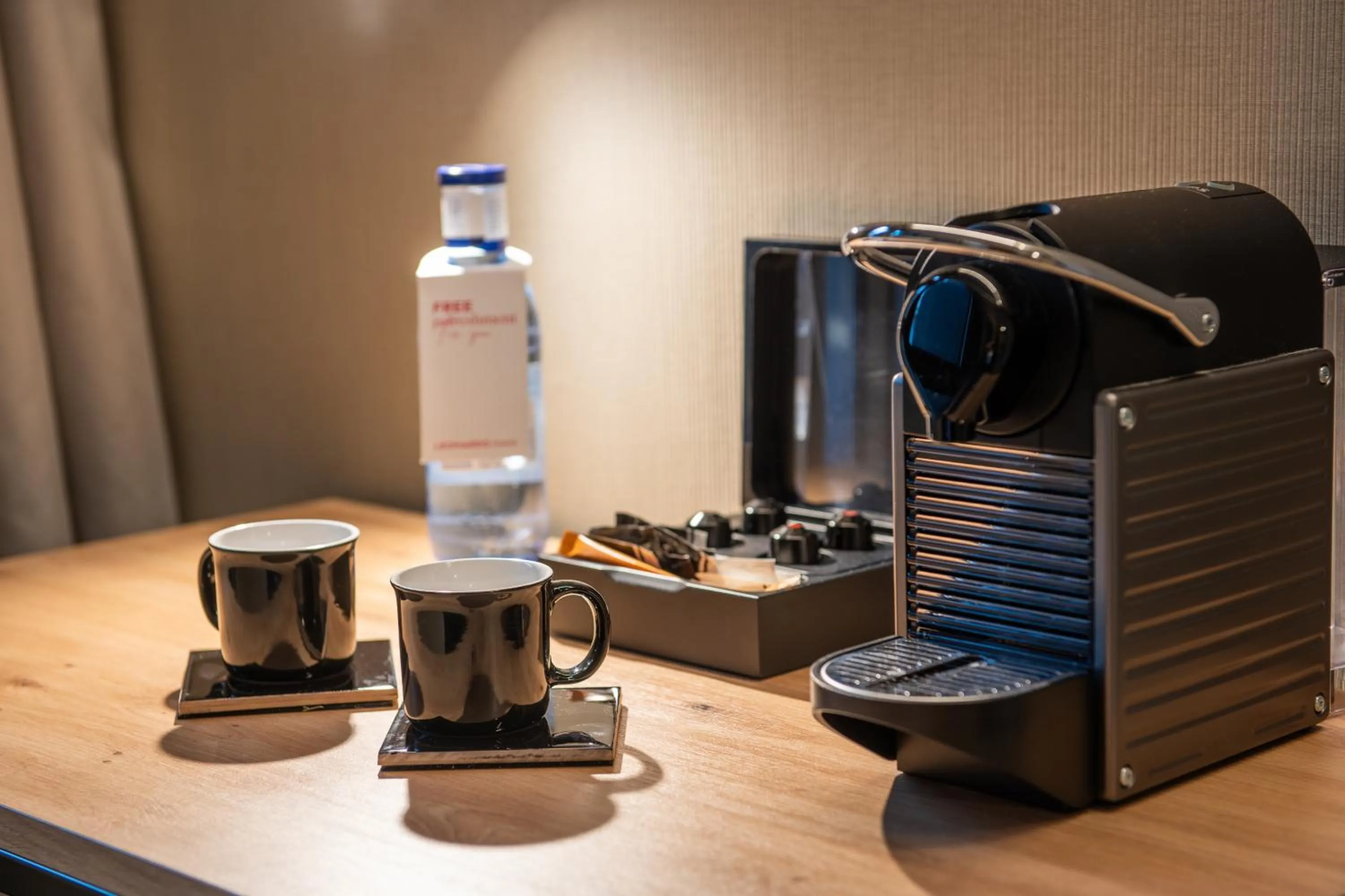 Coffee/tea facilities in Leonardo Boutique Hotel San Sebastián