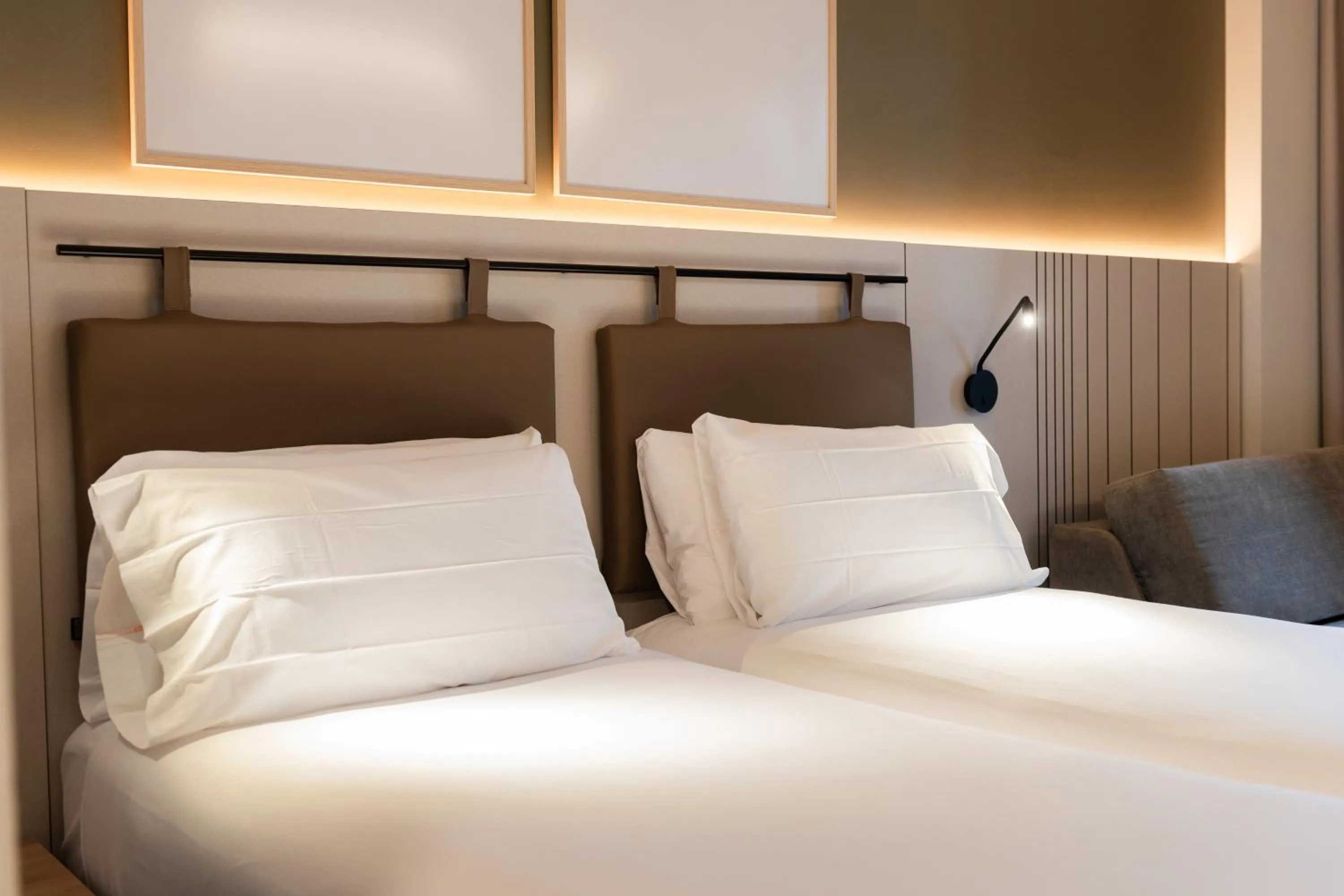 Bed in Leonardo Boutique Hotel San Sebastián