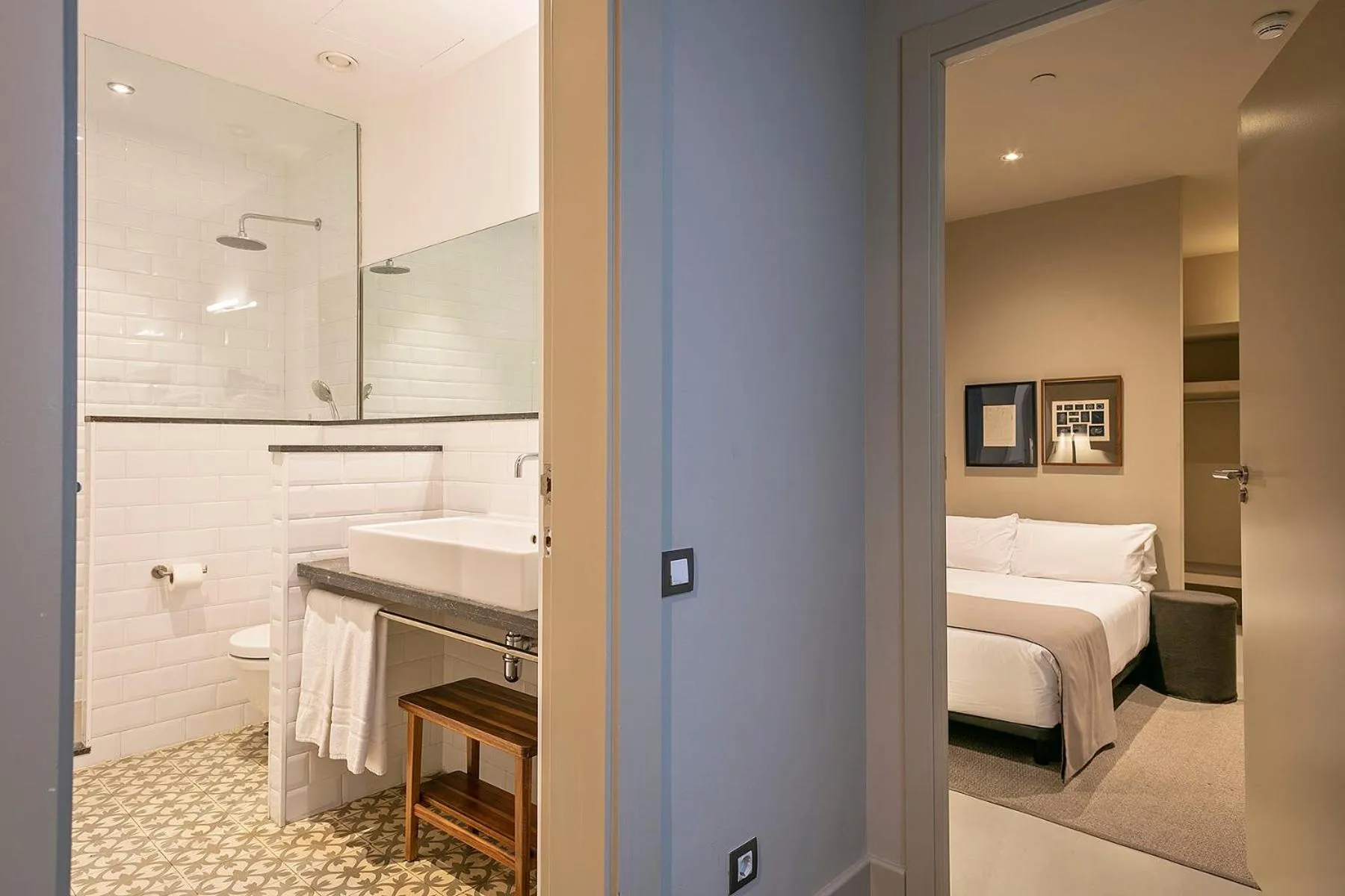 Shower, Bed in Colectia Stays Pau Claris