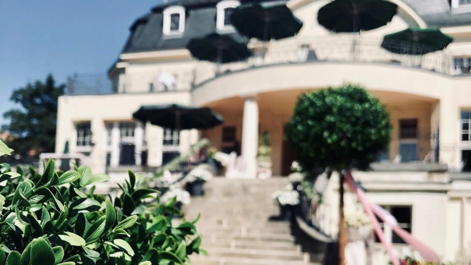 Property building in Hotel Schloss Teutschenthal