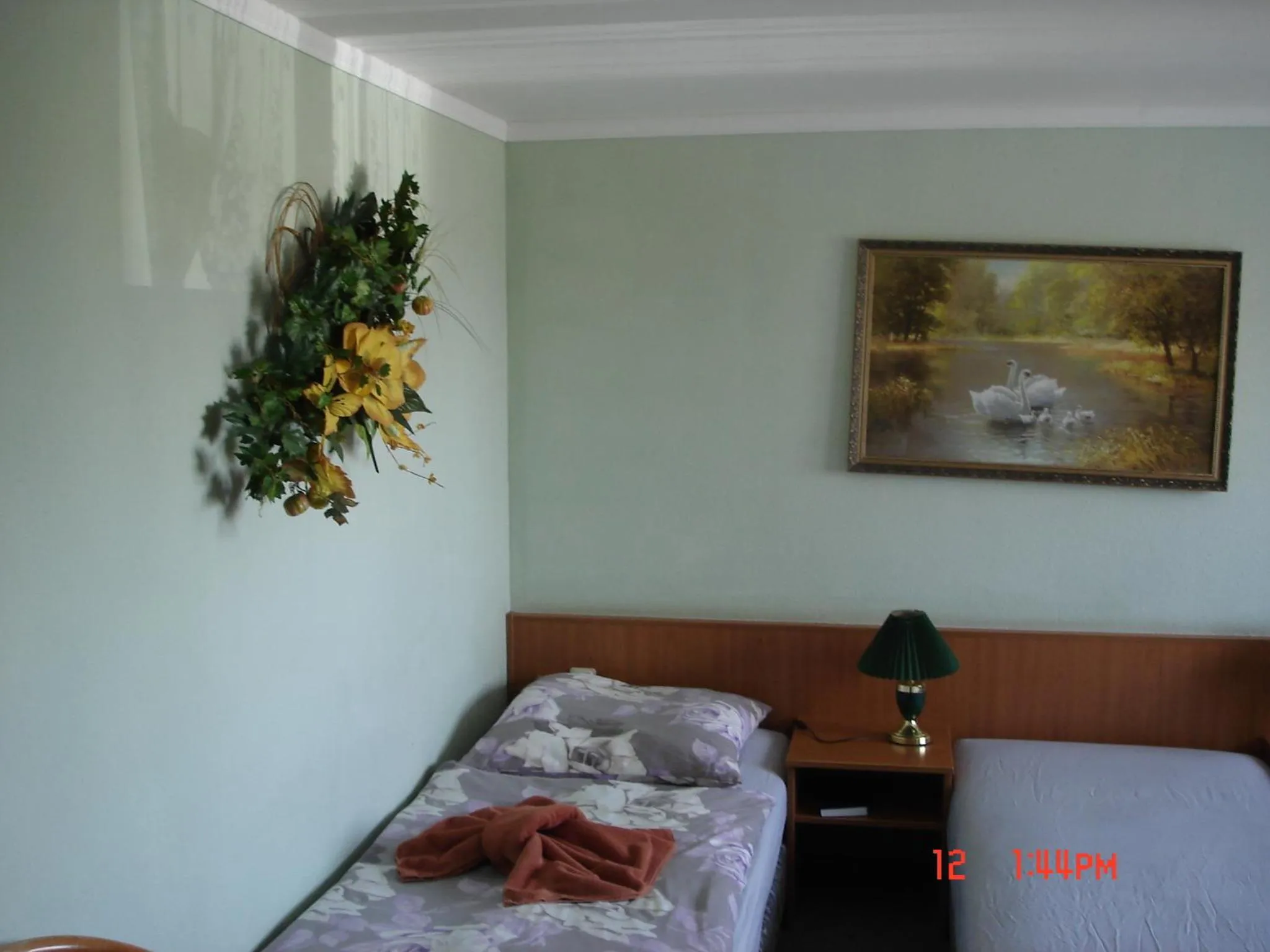 Photo of the whole room, Bed in Pension zum Schwanenteich