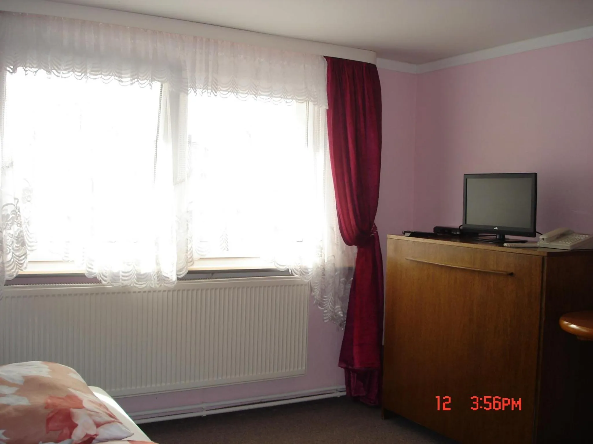 Photo of the whole room in Pension zum Schwanenteich