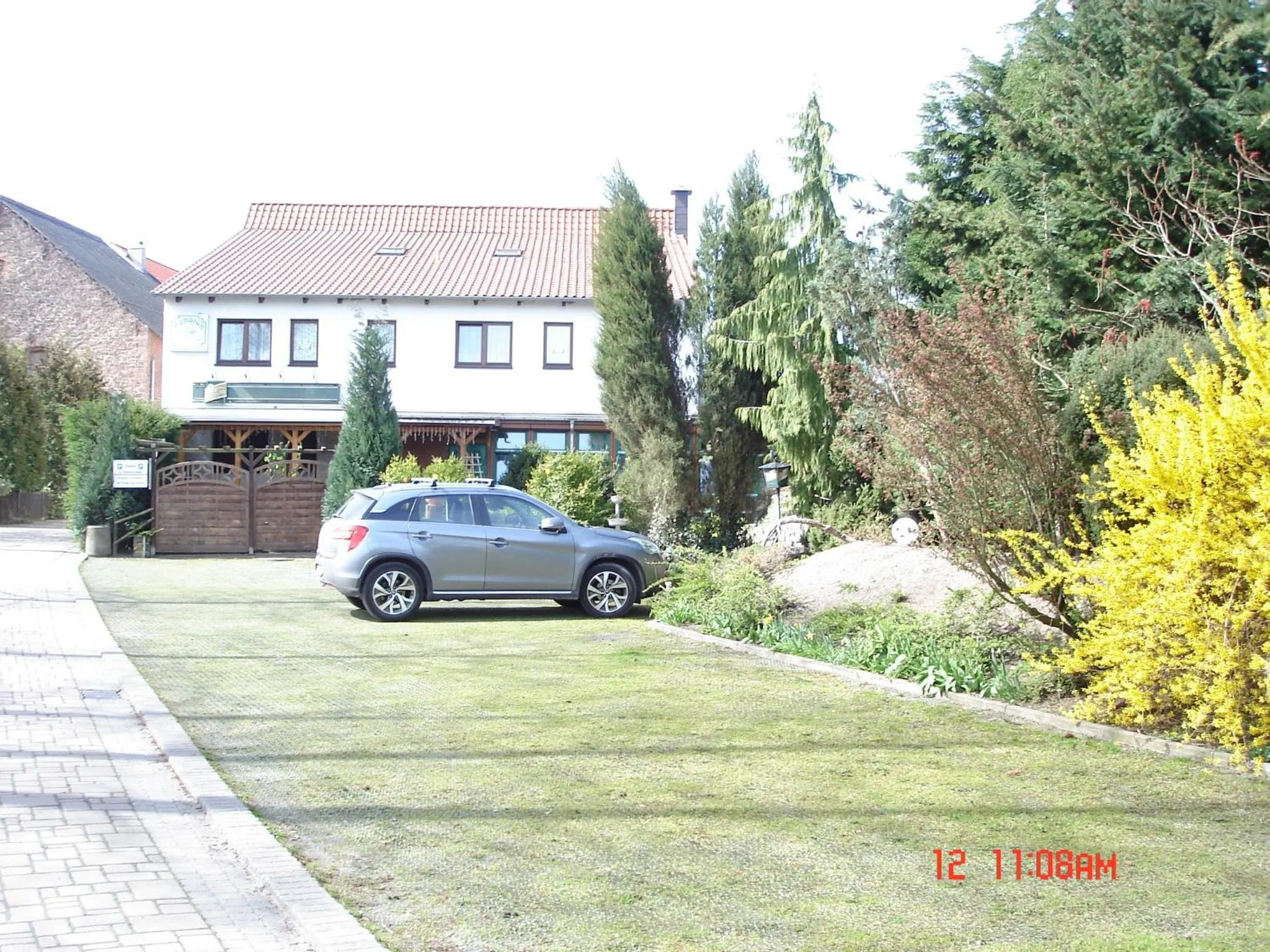 Facade/entrance in Pension zum Schwanenteich
