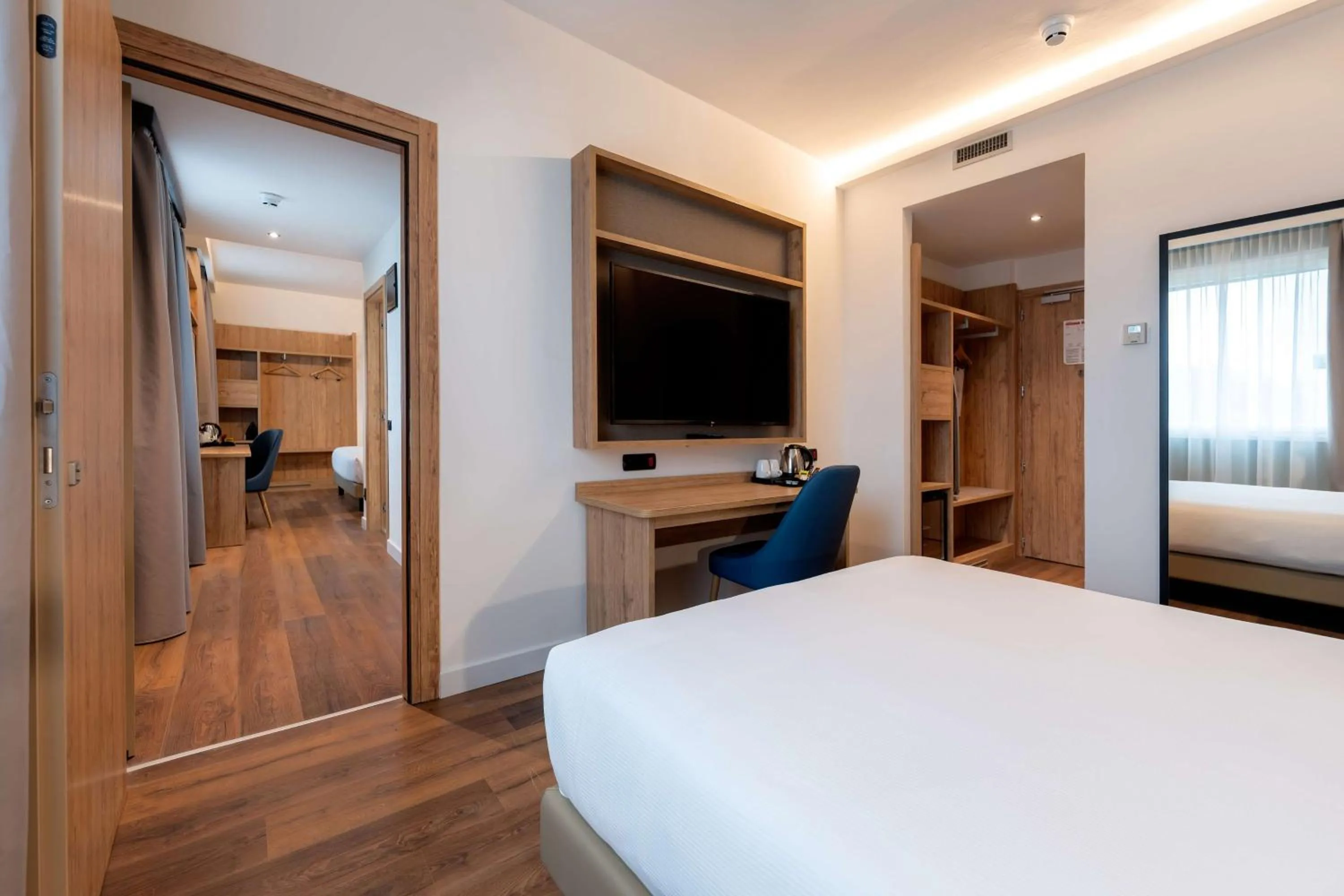 Bedroom, Bed in Hilton Garden Inn Milan Malpensa