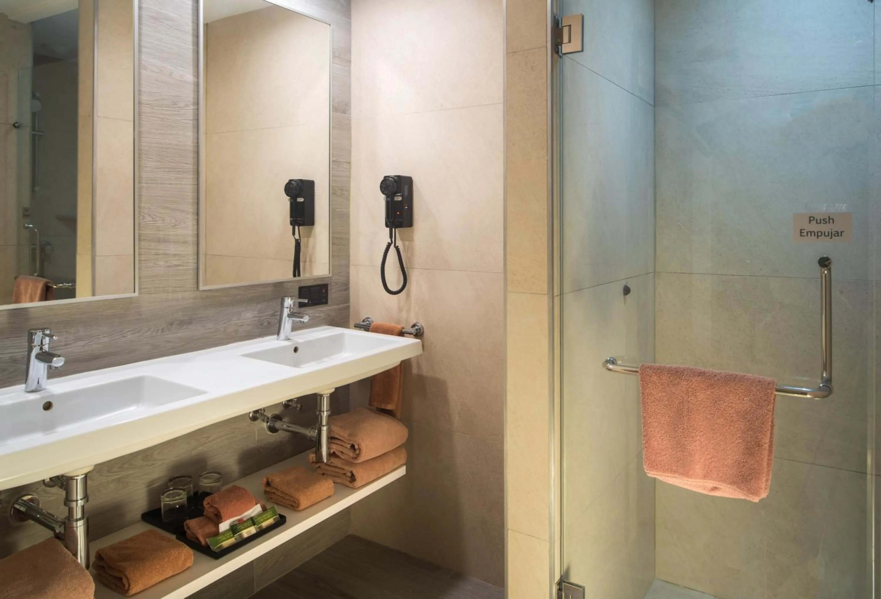 Shower in Riu Ocho Rios - All Inclusive