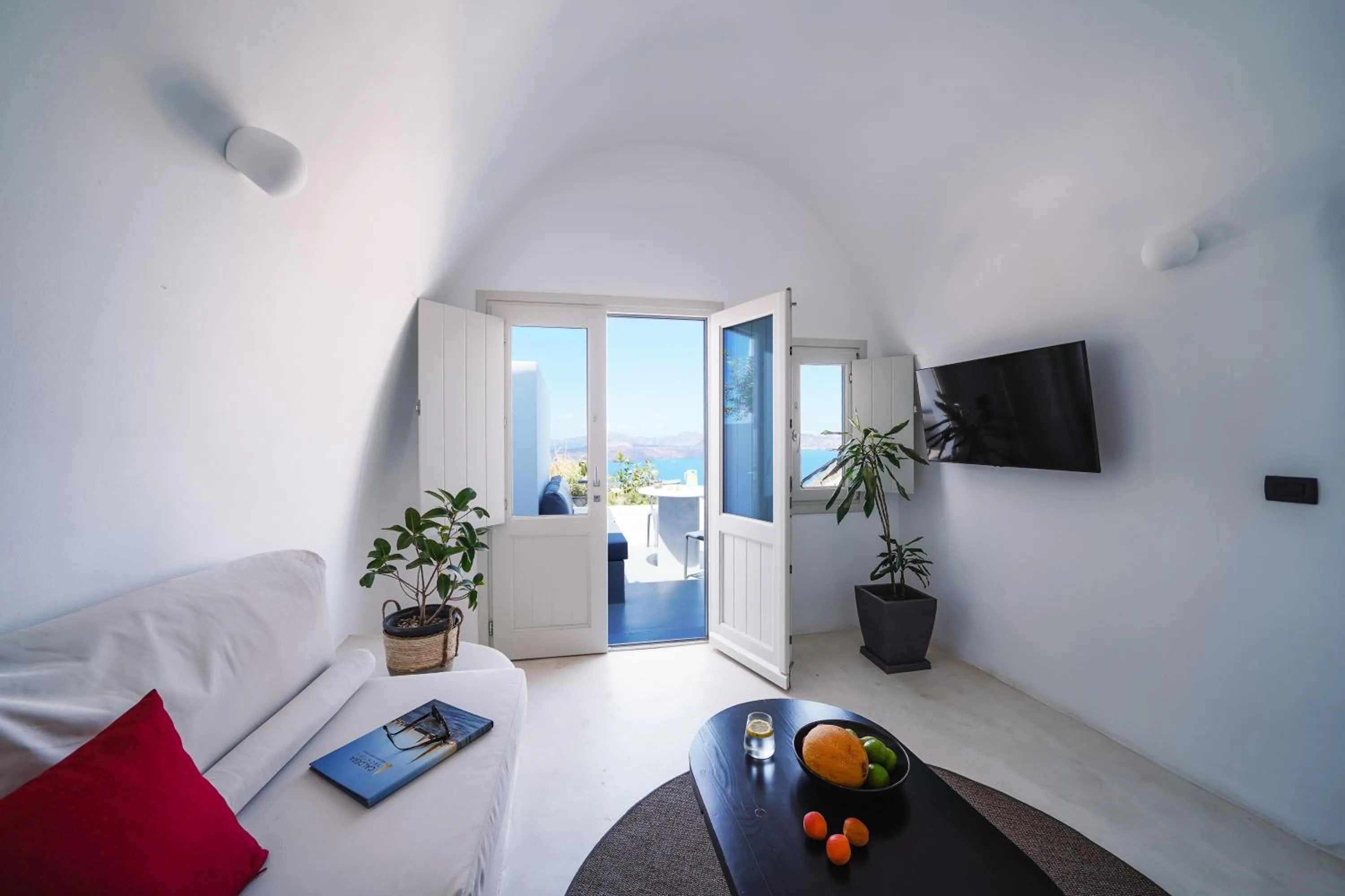 Communal lounge/ TV room, Bed in Santonero