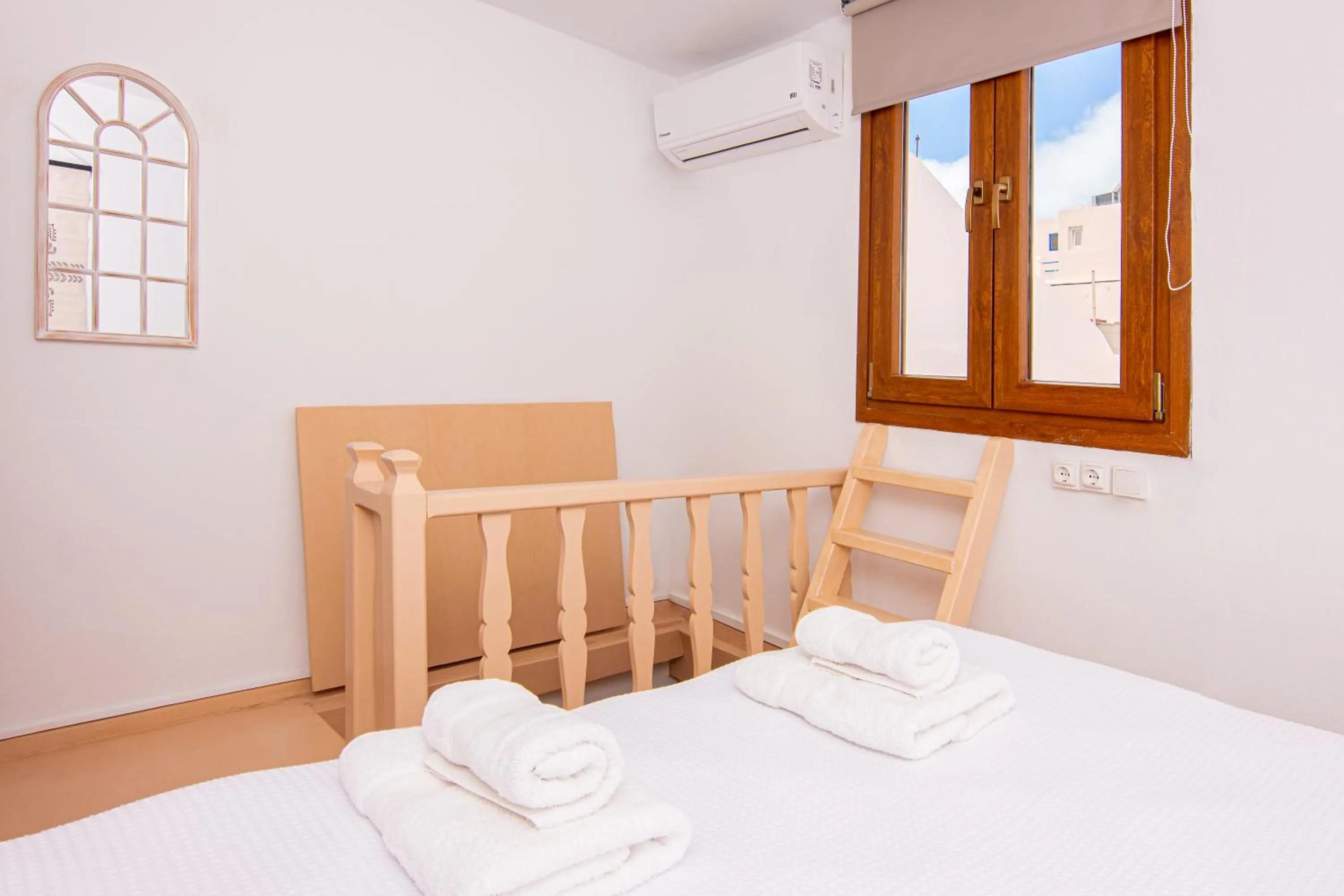 Bed in Whitelist Maisonette I and II in Mykonos Town