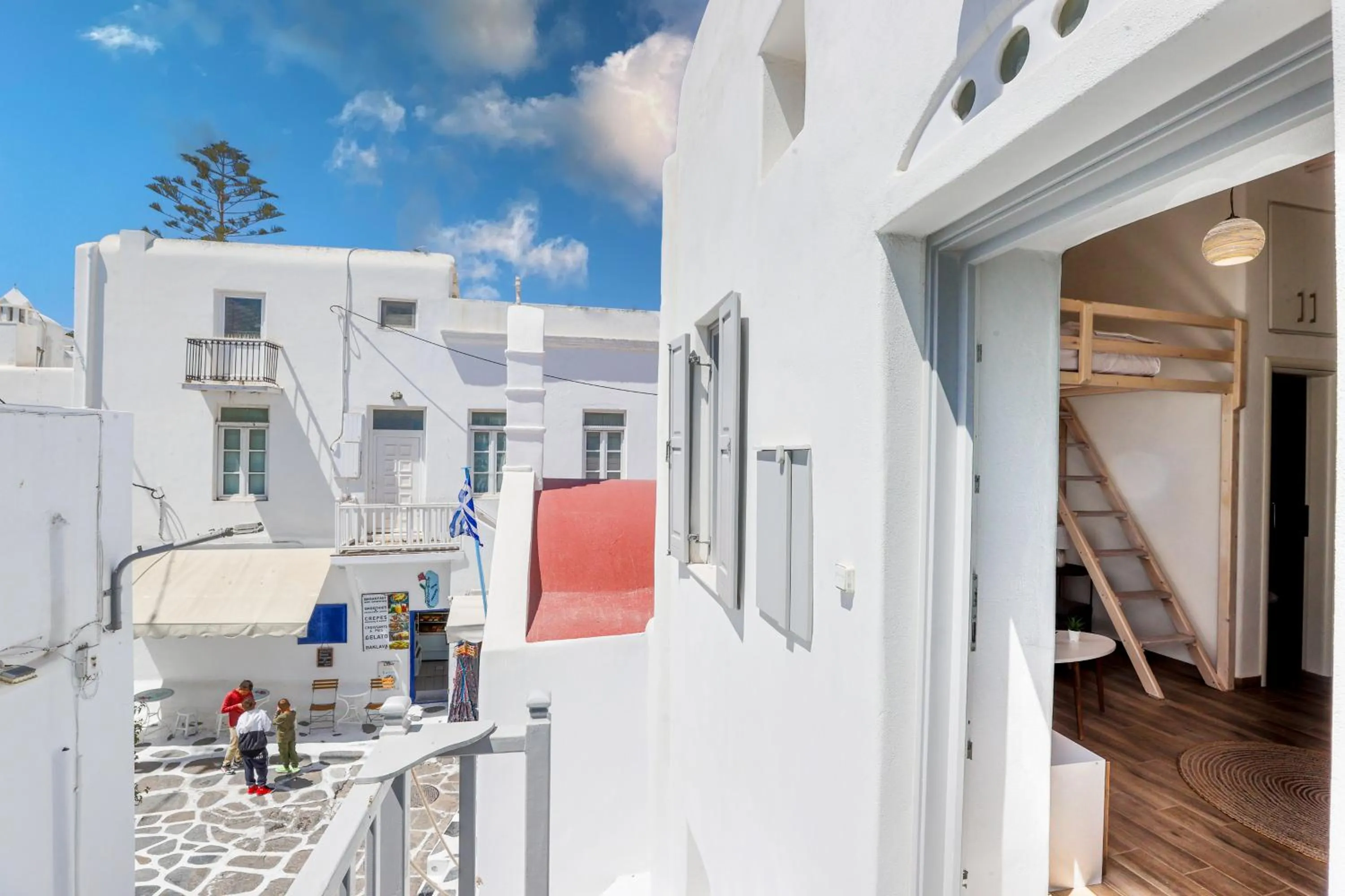 Property building in Whitelist Maisonette I and II in Mykonos Town