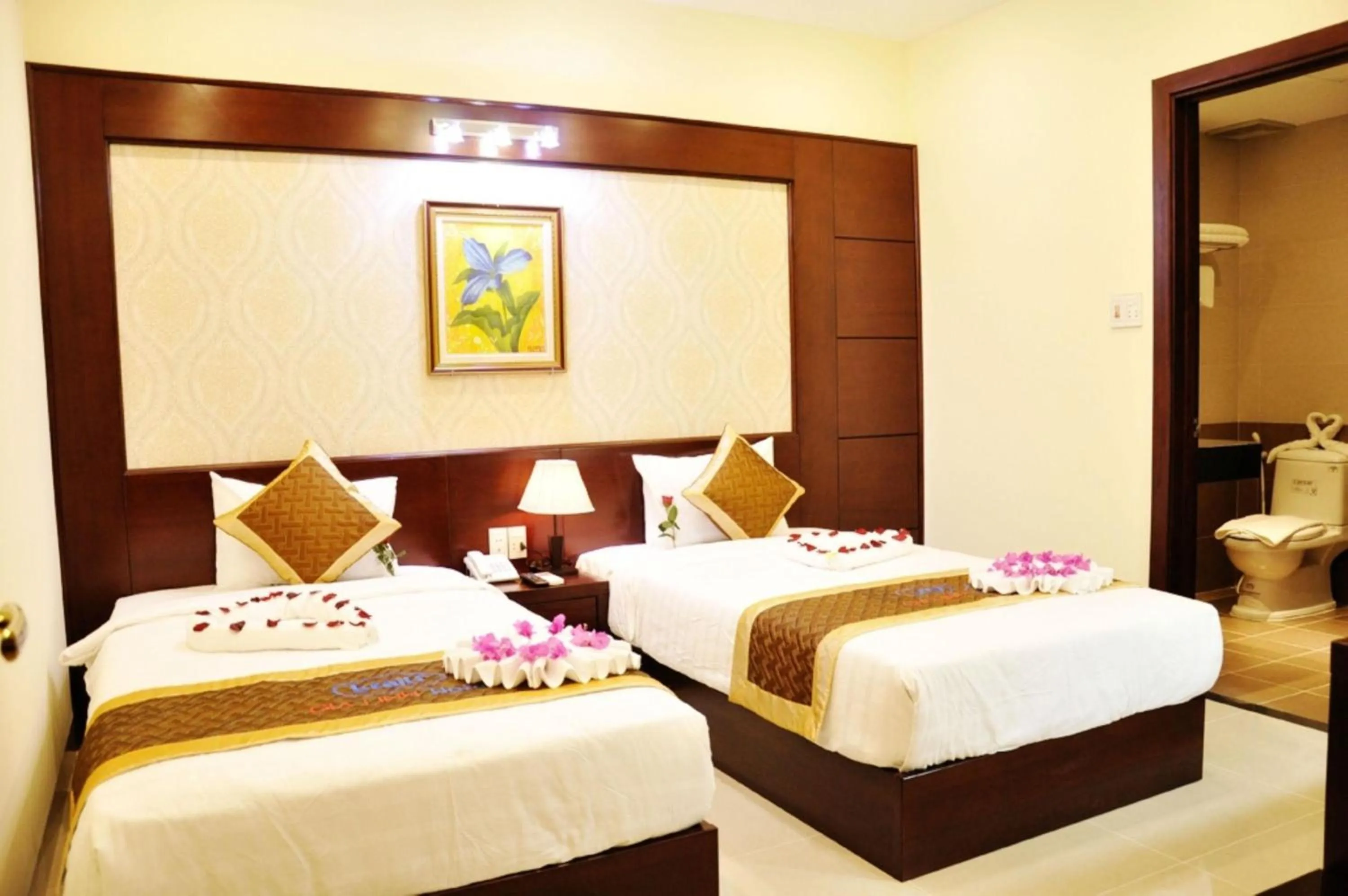 Bedroom, Bed in Sunview Beach Hotel Danang