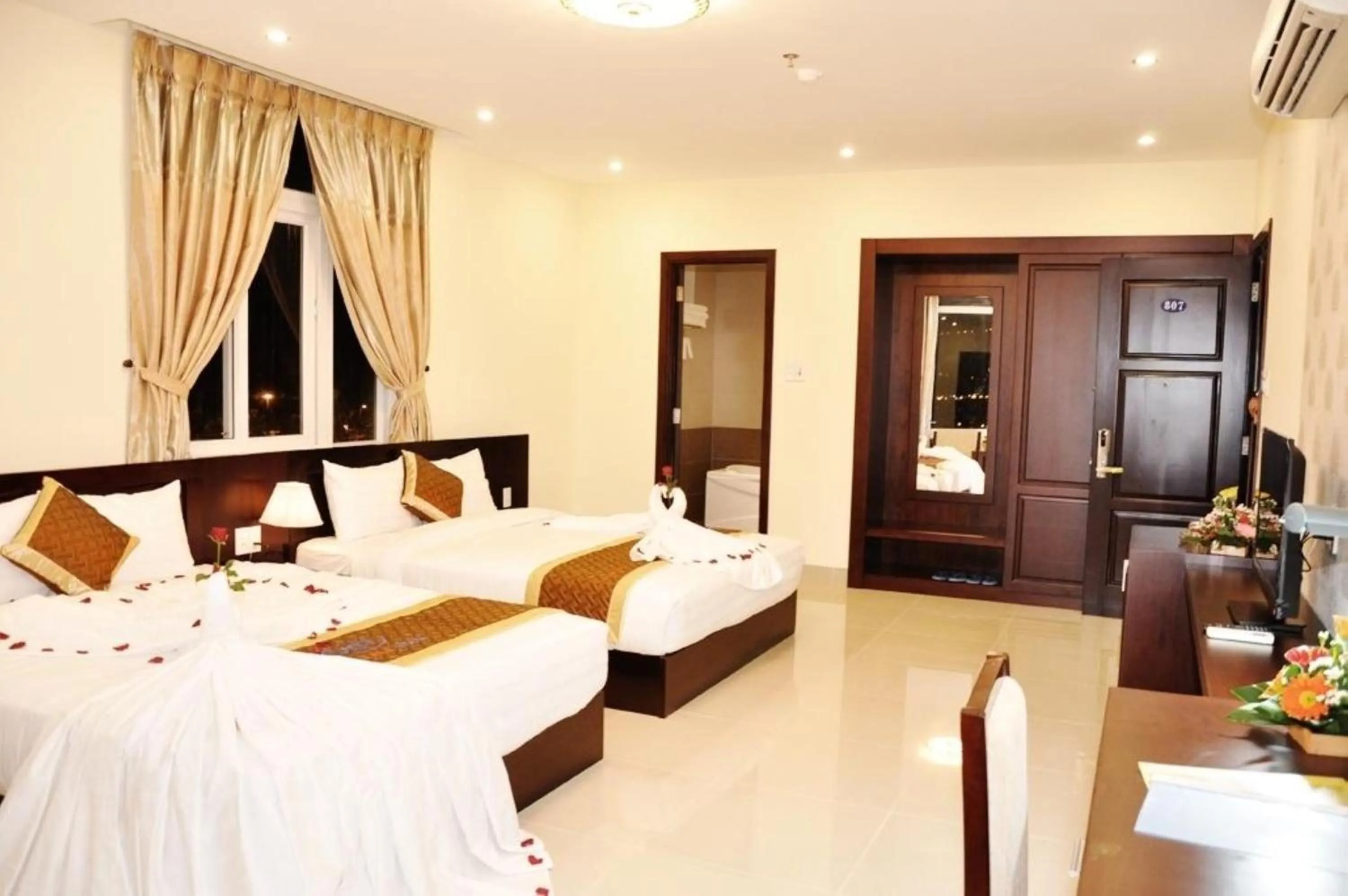 Bed in Sunview Beach Hotel Danang