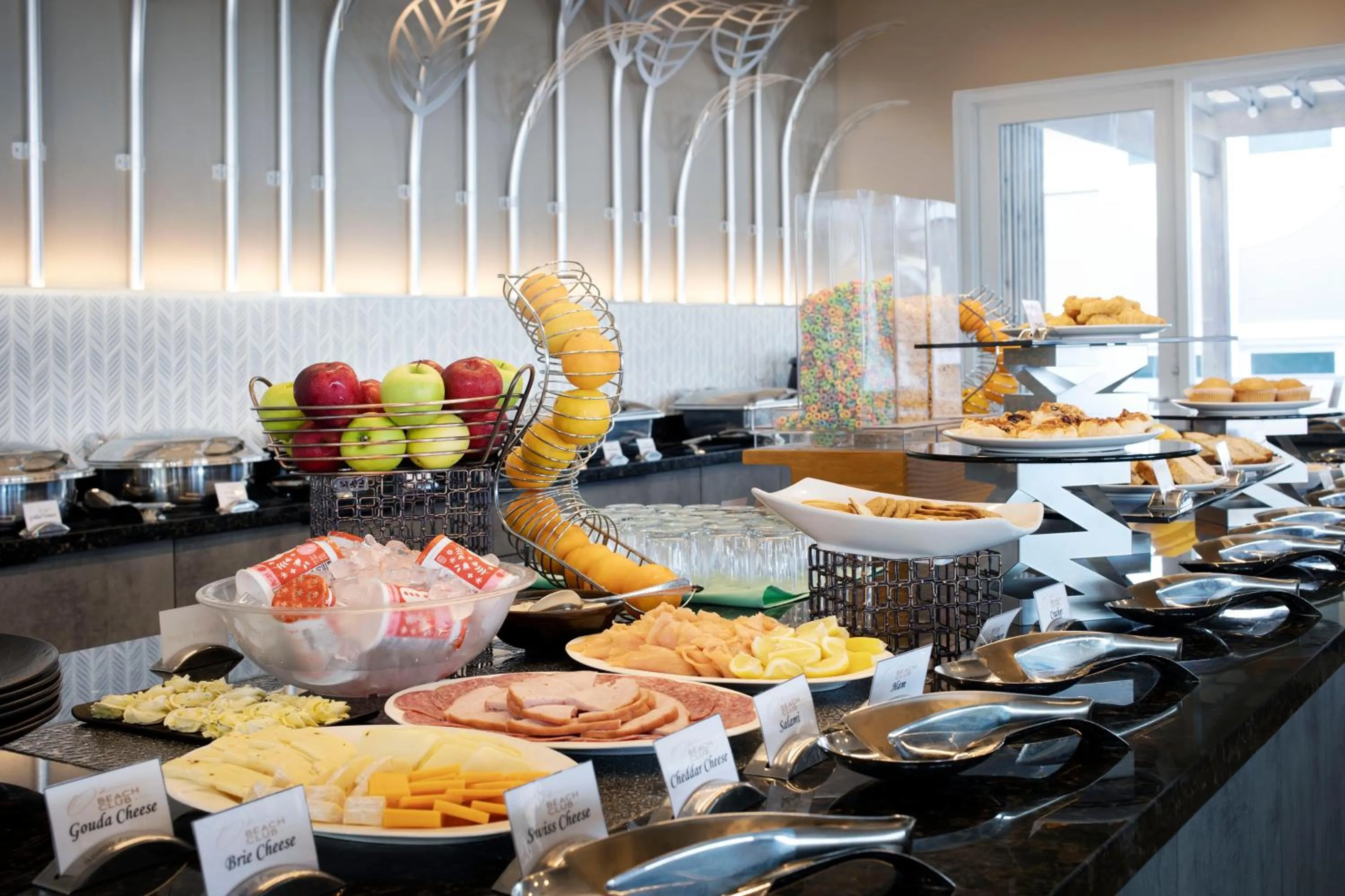 Food and drinks in O2 Beach Club & Spa All Inclusive by Ocean Hotels