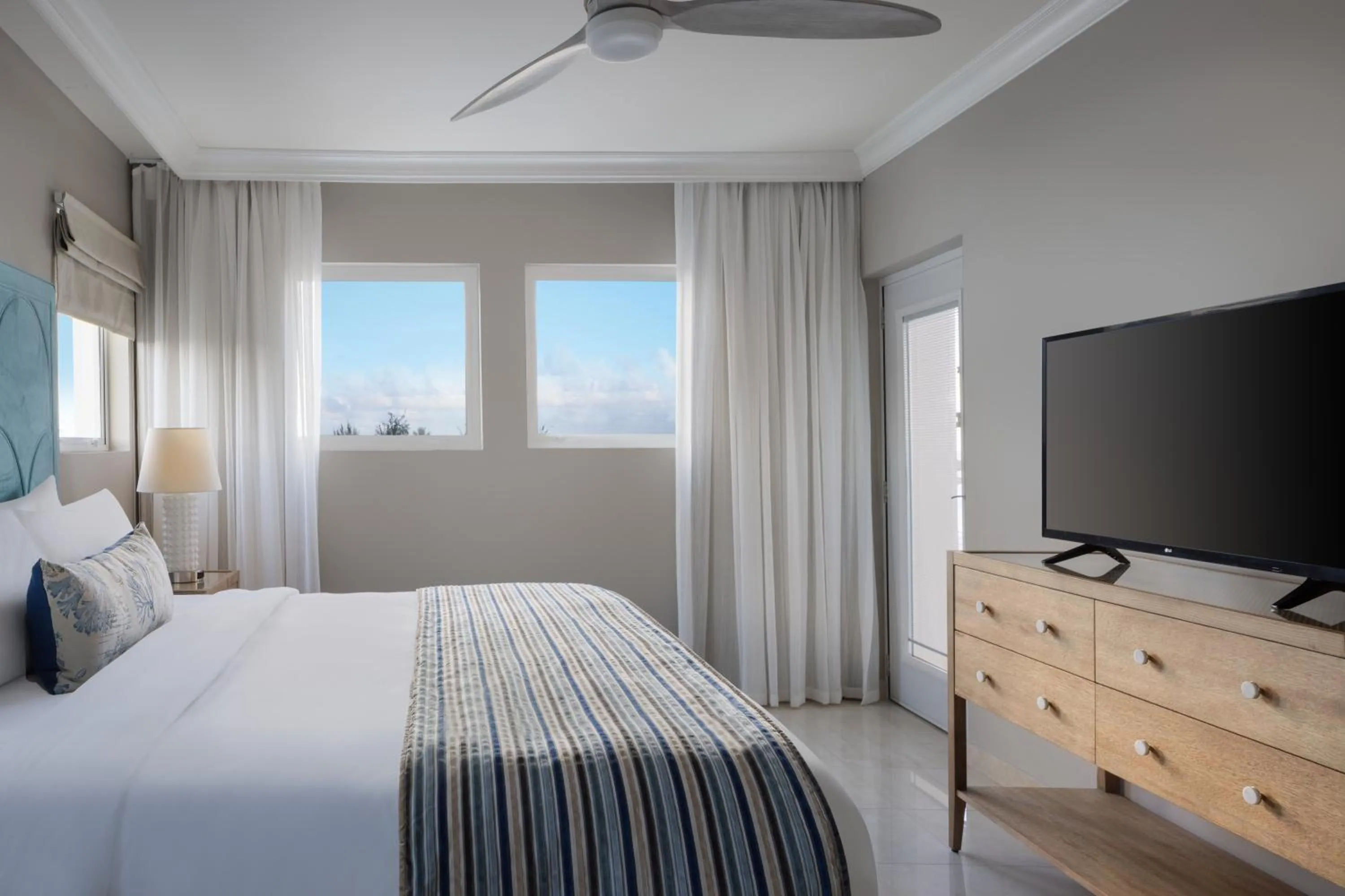 Bedroom, Bed in O2 Beach Club & Spa All Inclusive by Ocean Hotels