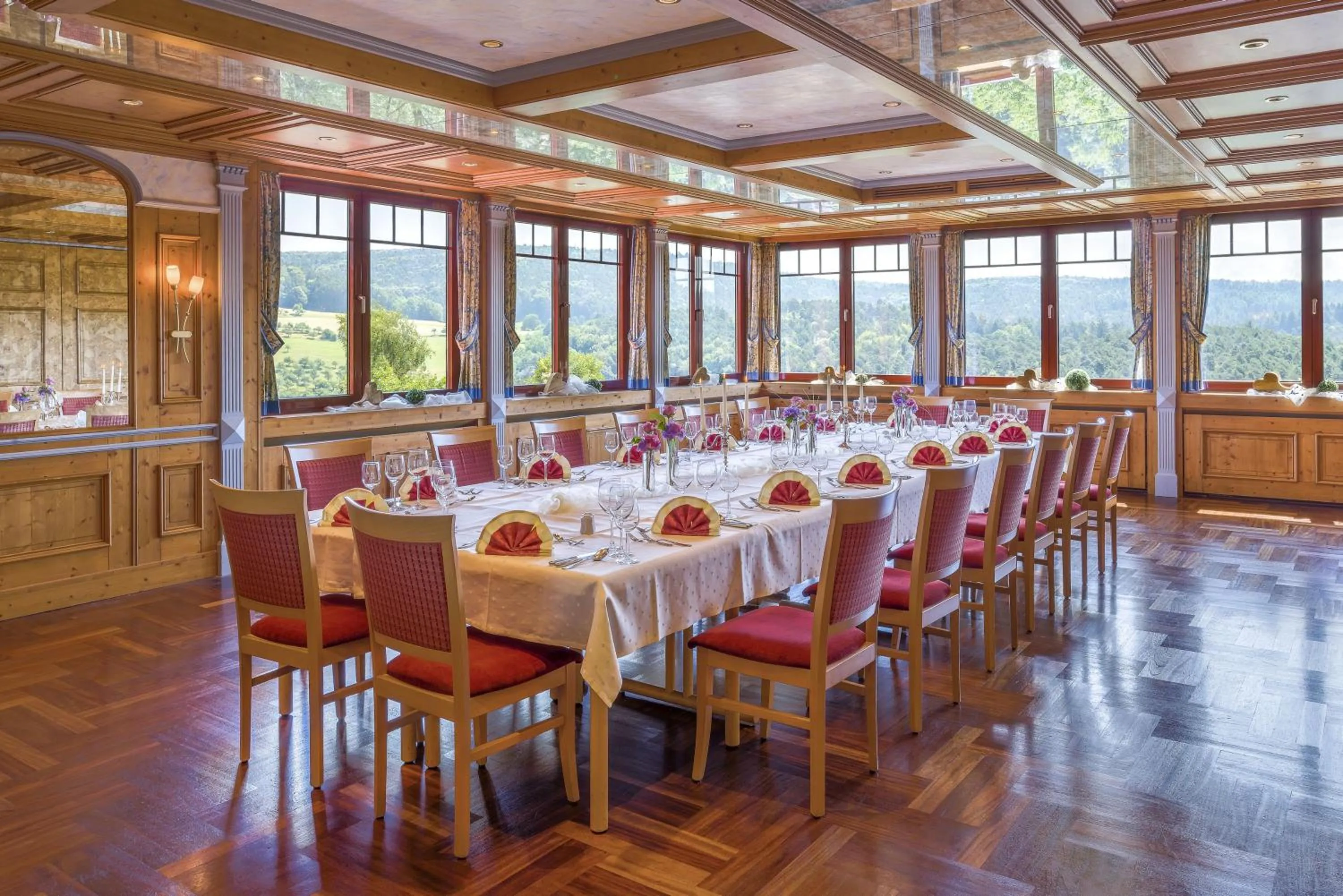 Restaurant/places to eat in PANORAMA Hotel Heimbuchenthal