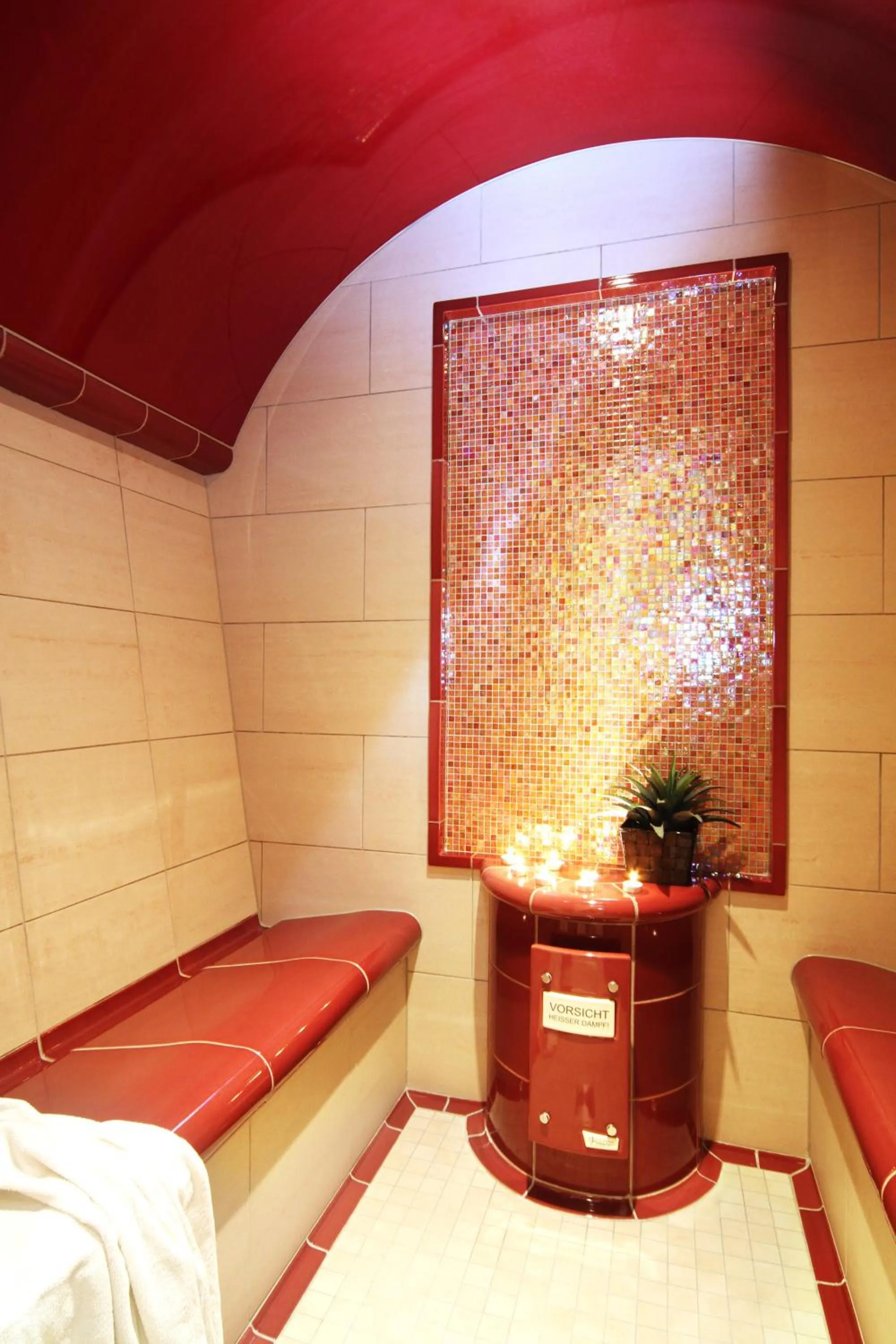 Steam room, Bed in PANORAMA Hotel Heimbuchenthal