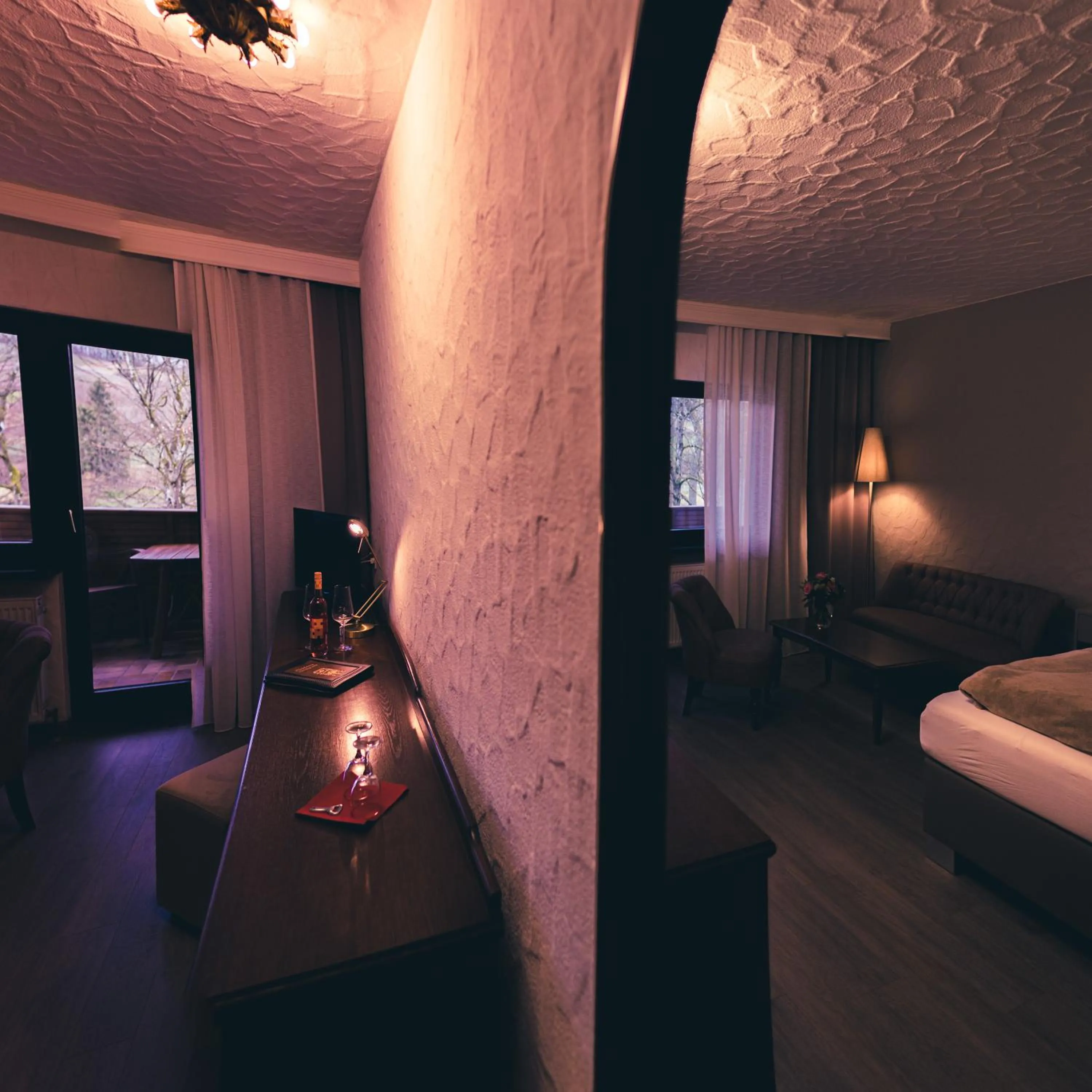 Photo of the whole room, Bed in Hotel-Restaurant Kreuzberghof Tagungs- und Veranstaltungshotel