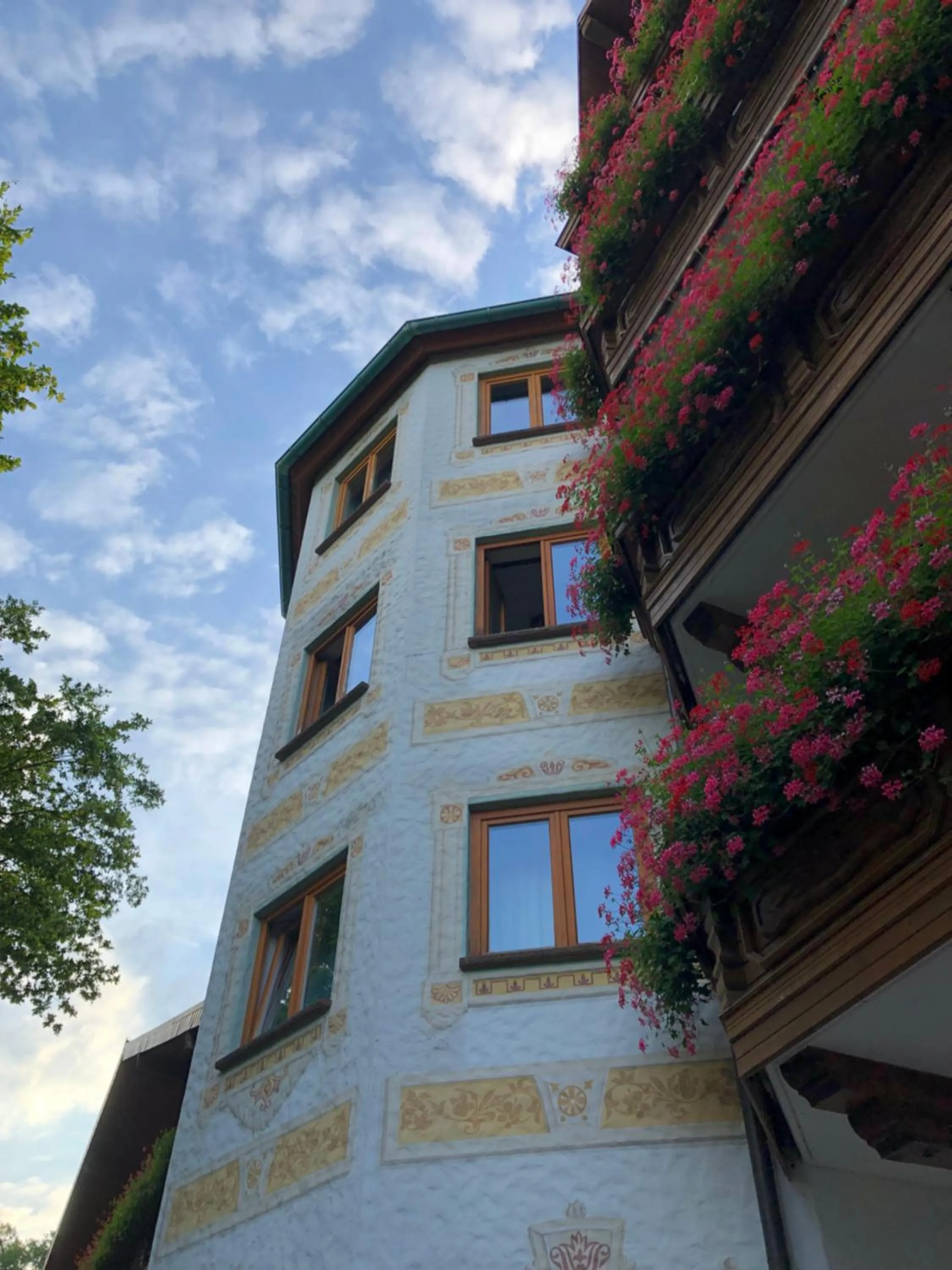 Property building in Hotel-Restaurant Kreuzberghof Tagungs- und Veranstaltungshotel
