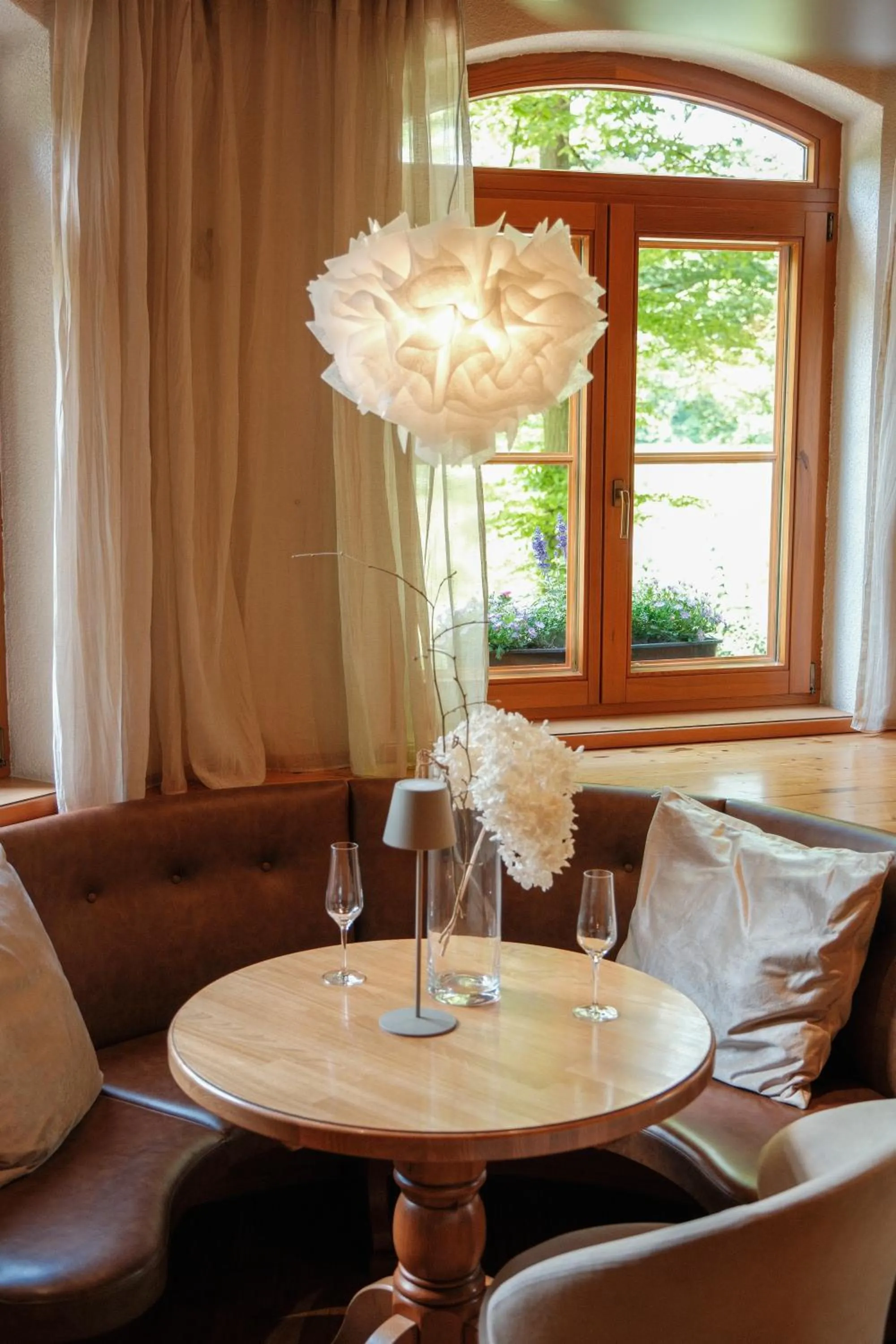 Lounge or bar in Hotel-Restaurant Kreuzberghof Tagungs- und Veranstaltungshotel