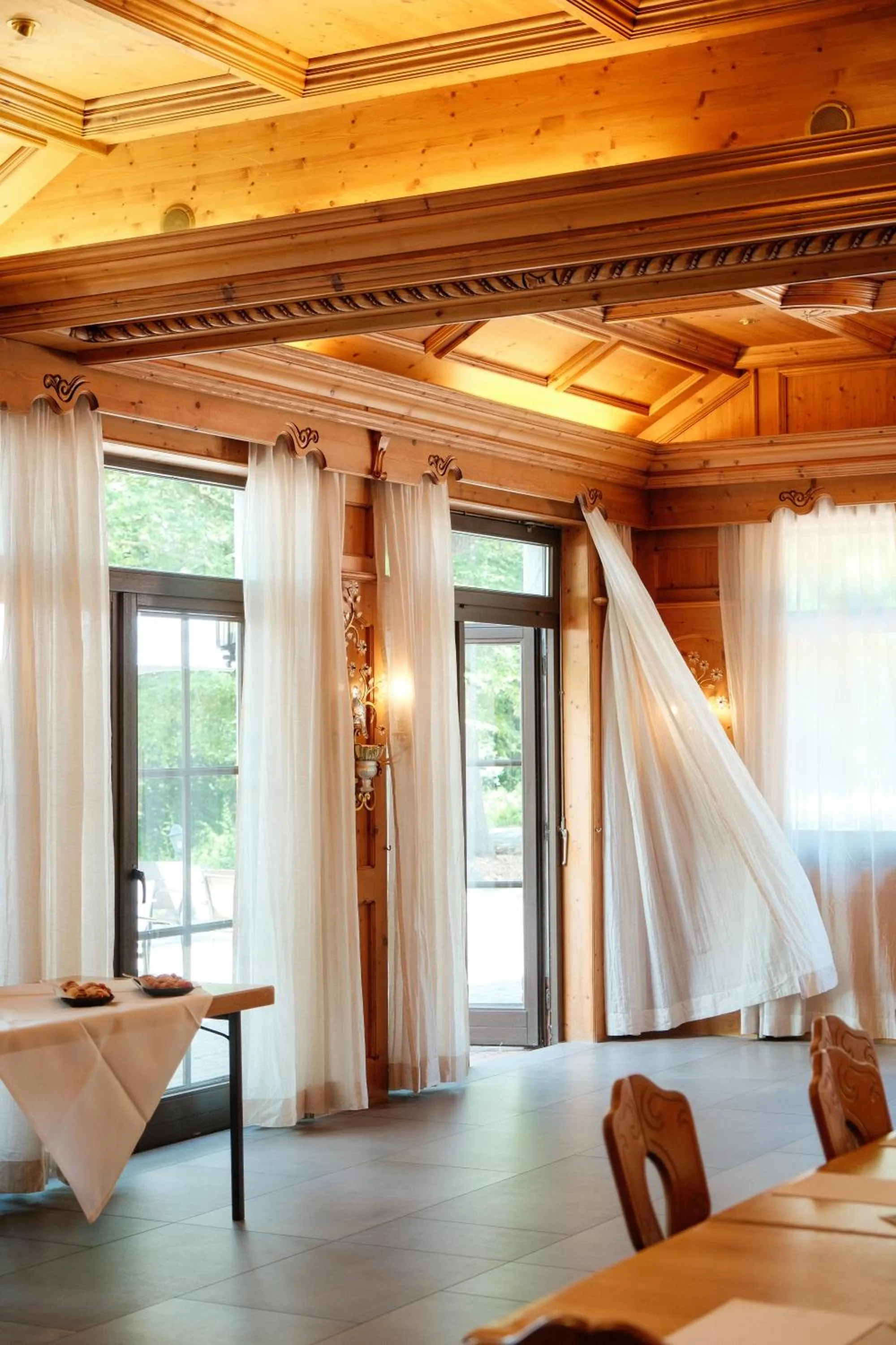 Restaurant/places to eat, Bed in Hotel-Restaurant Kreuzberghof Tagungs- und Veranstaltungshotel