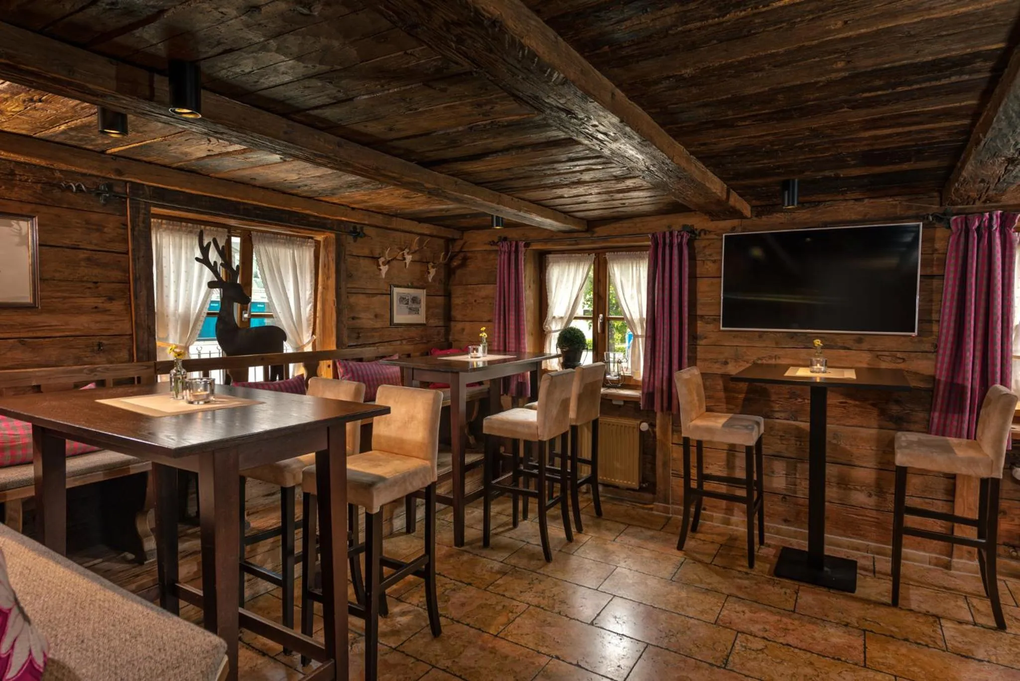 Lounge or bar in Hotel Hirsch