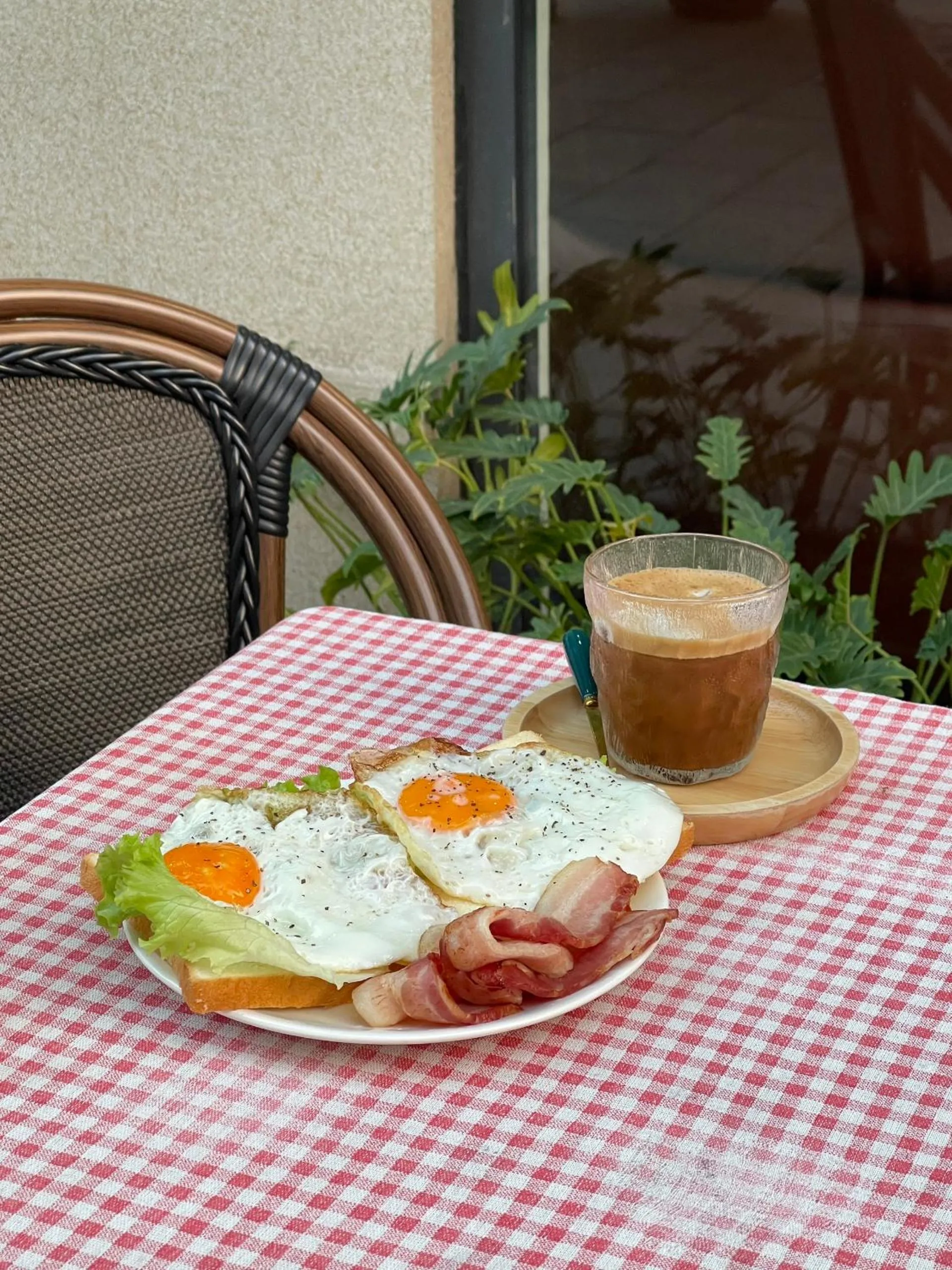Breakfast in Palette Collect's Boutique Hotel Ha Long