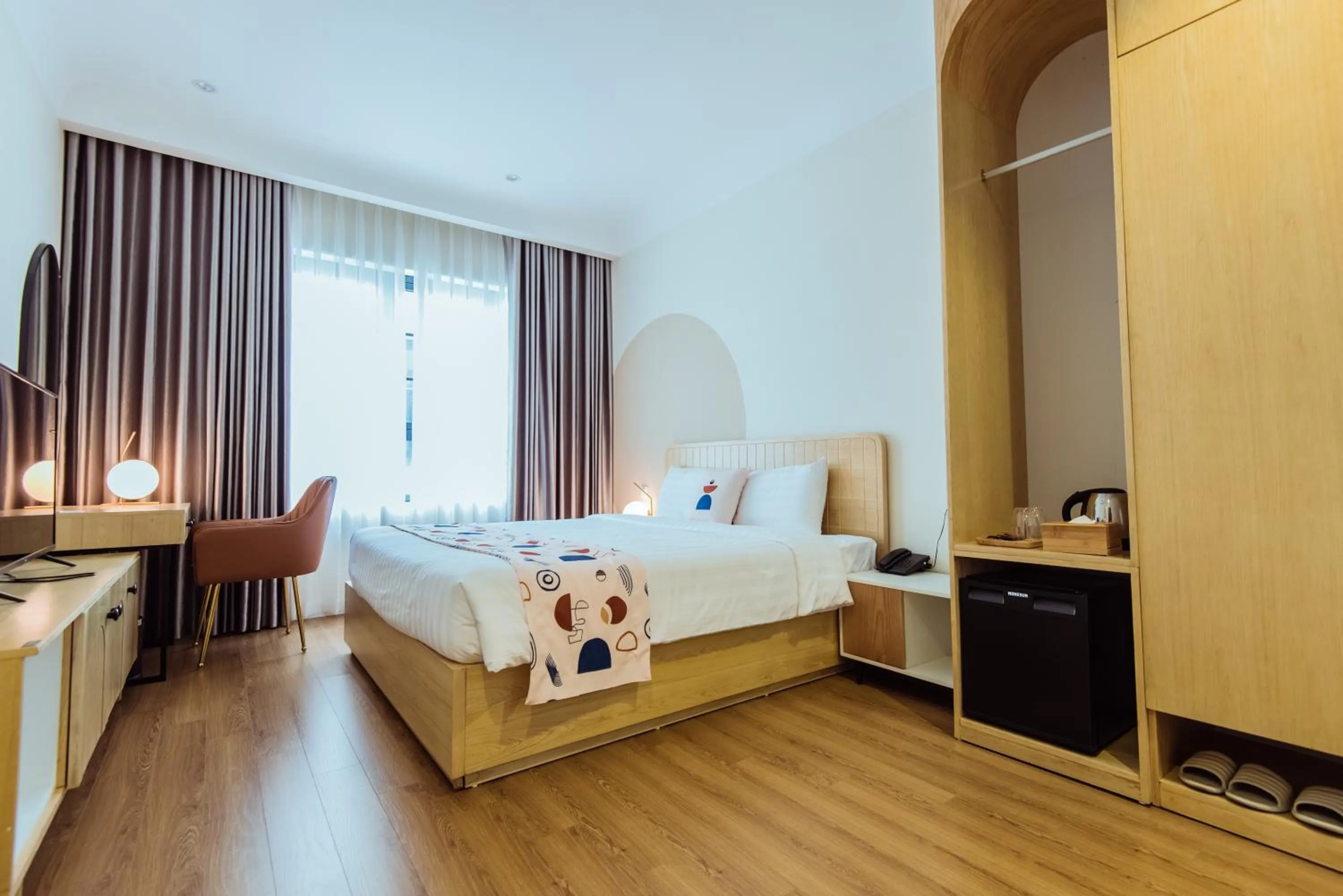 Bedroom, Bed in Palette Collect's Boutique Hotel Ha Long