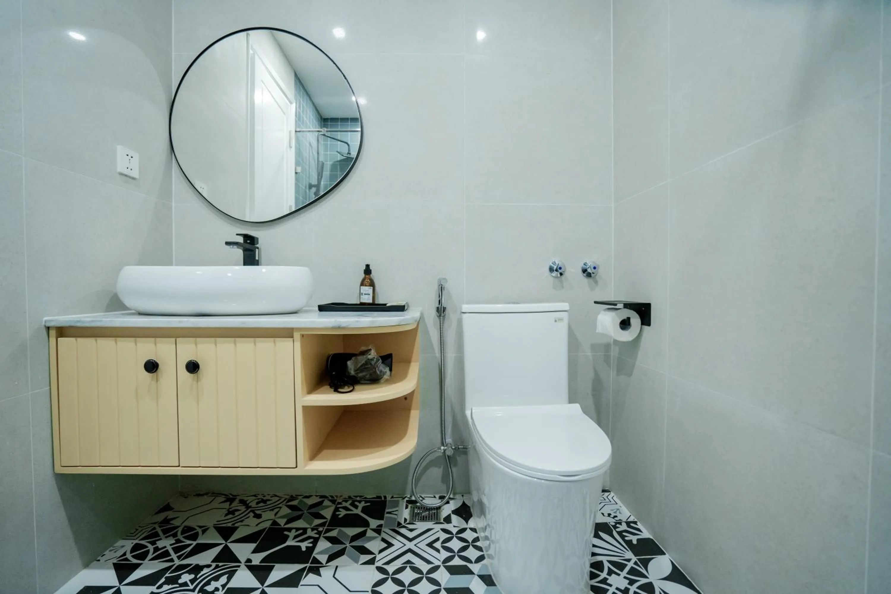 Shower in Palette Collect's Boutique Hotel Ha Long